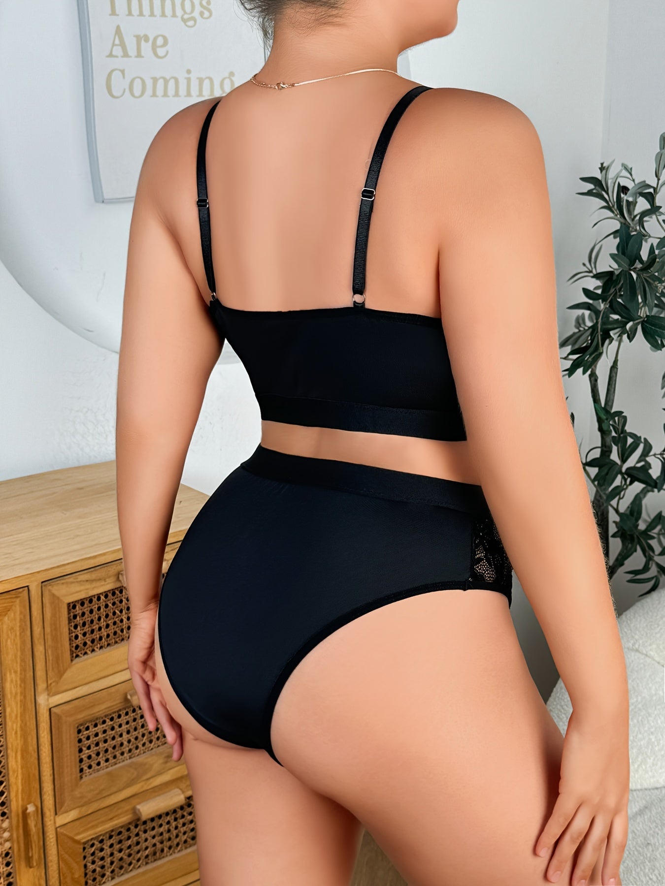 Plus Size Women's Floral Lace Semi Sheer Strappy Lingerie Set