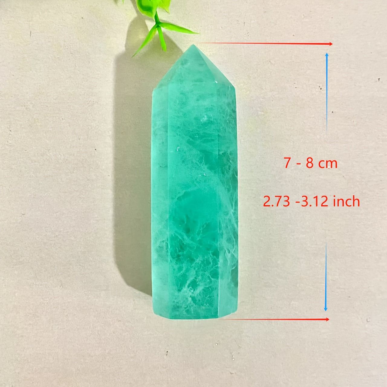 Torre obelisco de cristal de fluorita verde con detalles de rhinestones para decoración de hogar y oficina