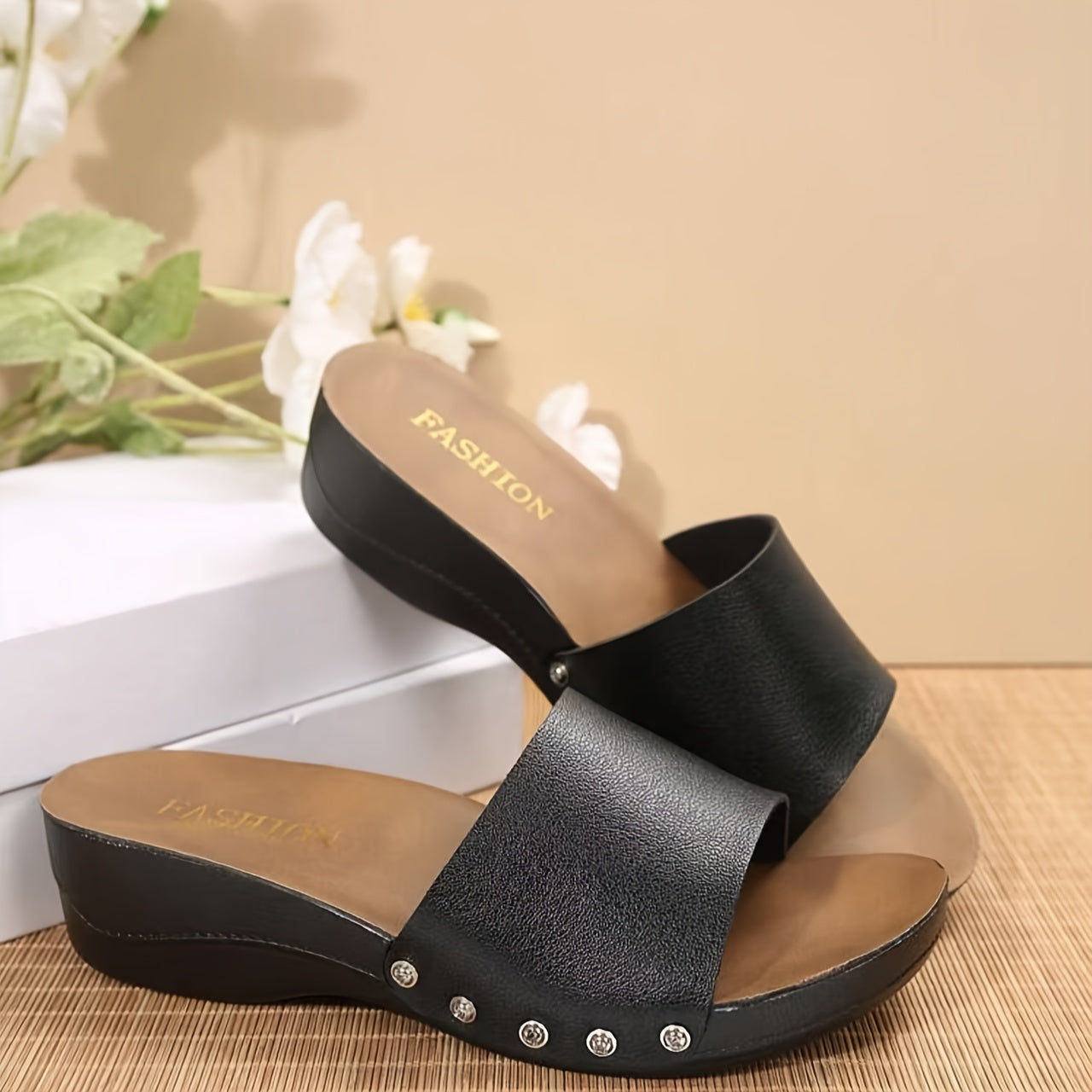 Women's Breathable Summer Flat Slippers Comfortable Soft Bottom