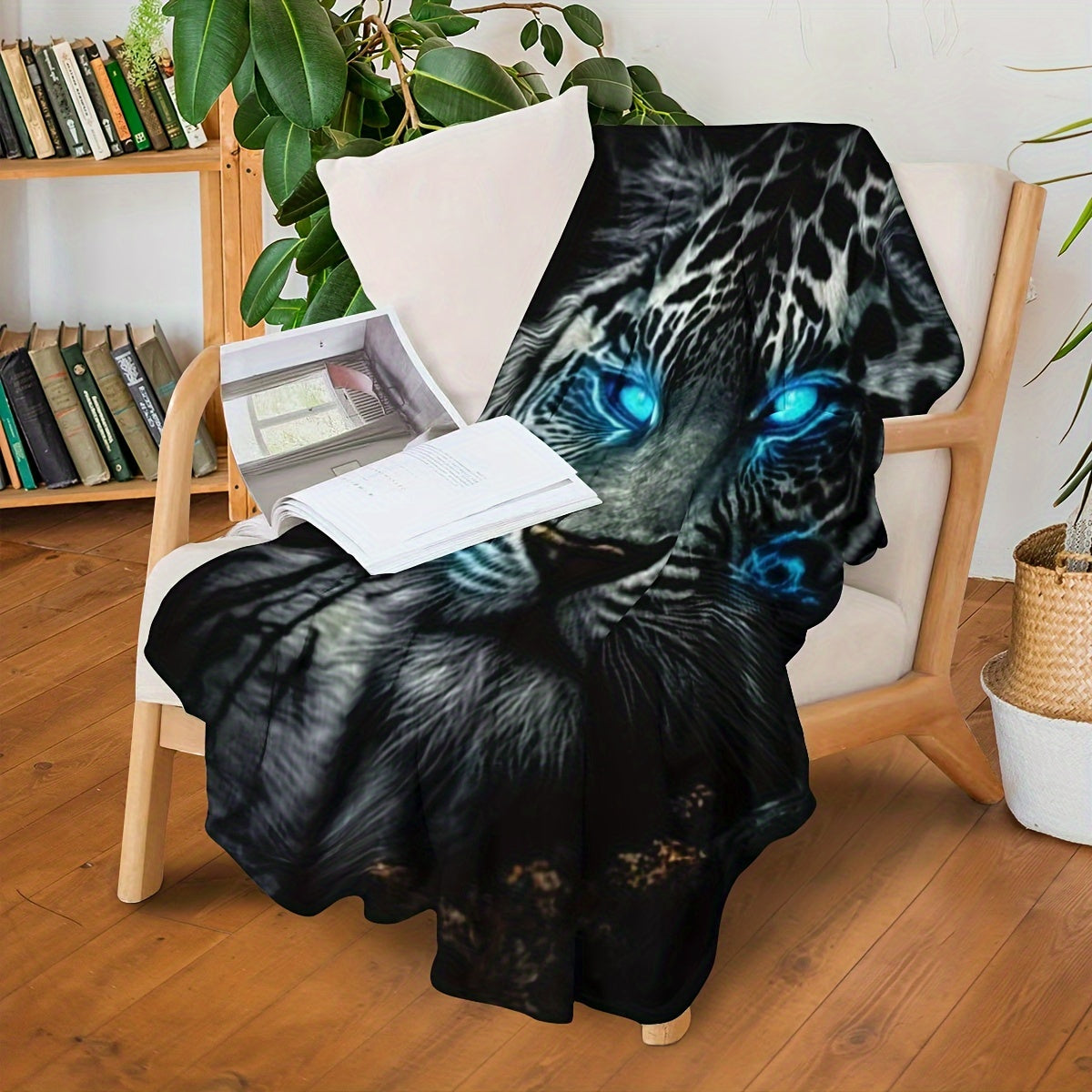 Animal-Themed Flannel Throw Blanket for Couch Bed Office Car Naps Warm Soft Gift