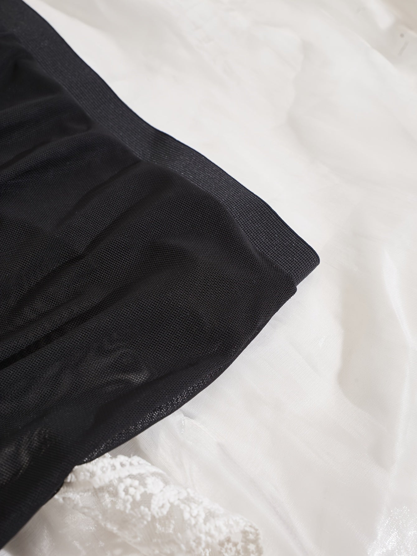 Ayollar uchun tarmoqli ruffle qisqa yubka va ichki kiyimlar moda sexy kiyim