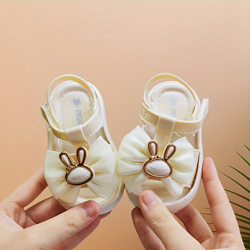 Детские сандалии для девочек с закрытым носком, легкие, мягкая подошва, противоударный дизайн с кроликом для обучения ходьбе