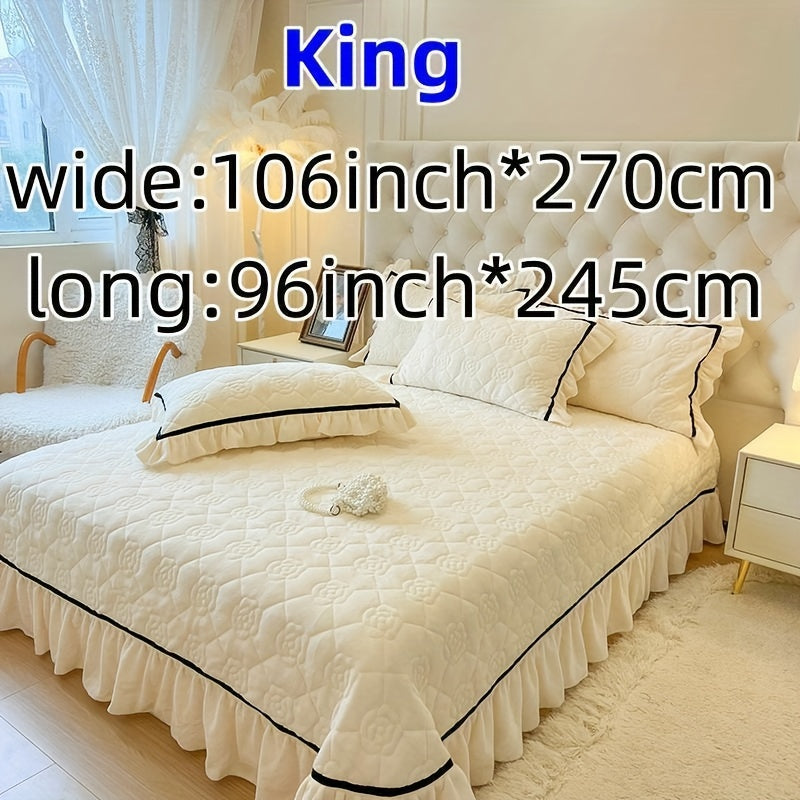 Ultra-Soft Milk Velvet Quilted Bedspread with Lace Detailing Hypoallergenic Breathable Solid Color Black Piping