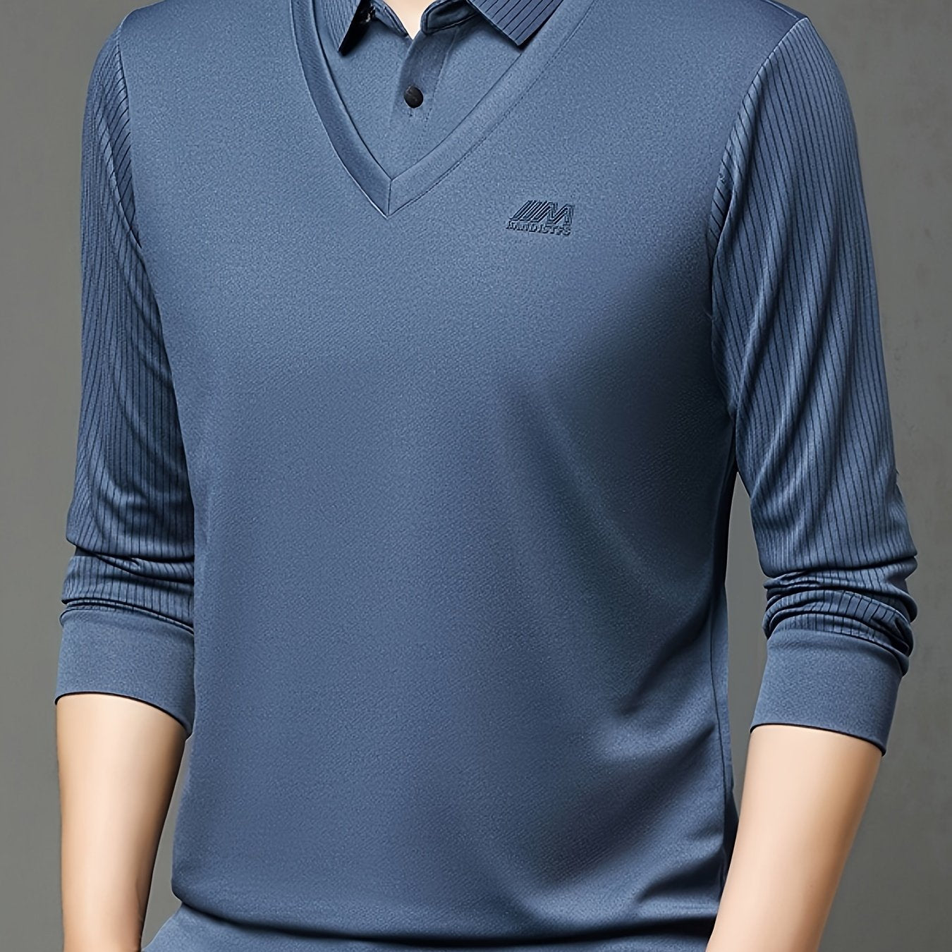 Suéter de punto a rayas casual para hombre con diseño de capas falsas y detalles de botones