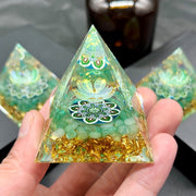 Pirámide de cristal de aventurina verde para la suerte y vibraciones positivas, talismán de energía de piedra natural, decoración para el hogar y coche, regalo