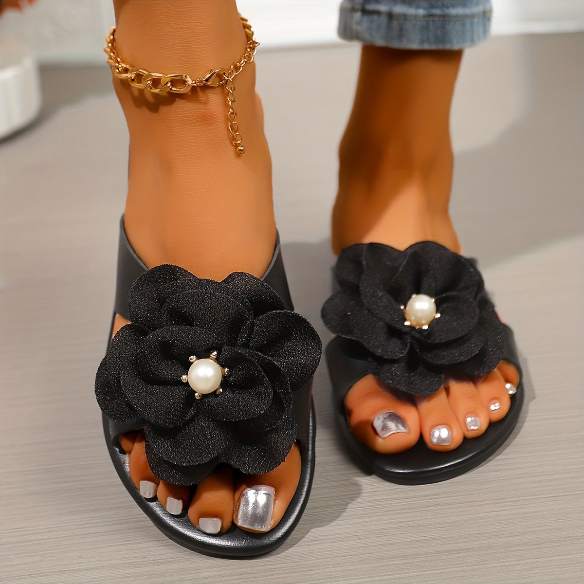 Women's Floral Slippers with Anti-Slip Soft Sole and Platform for Outdoor Use