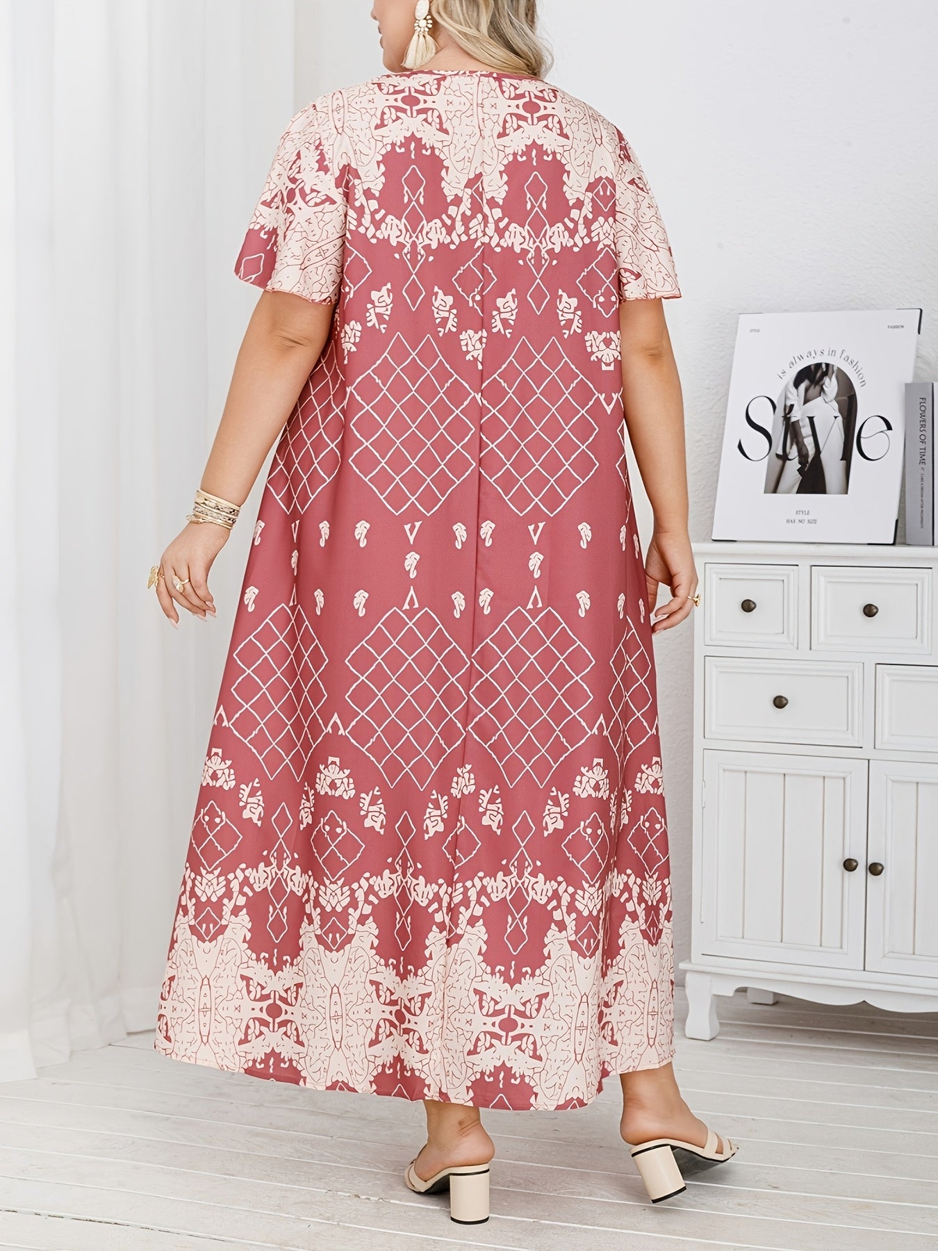 Plus o'lchamli to'qilgan polyester aralashmasidan tayyorlangan tunik kiyiq, kruj bo'yinli, barcha mavsumlar uchun, O'rta Sharq uslubida