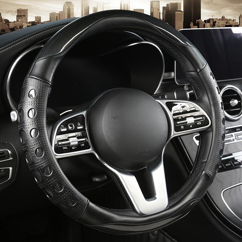 Universal charm bilan qoplangan qizil va qora rangi bilan barcha mavsumlar uchun himoya