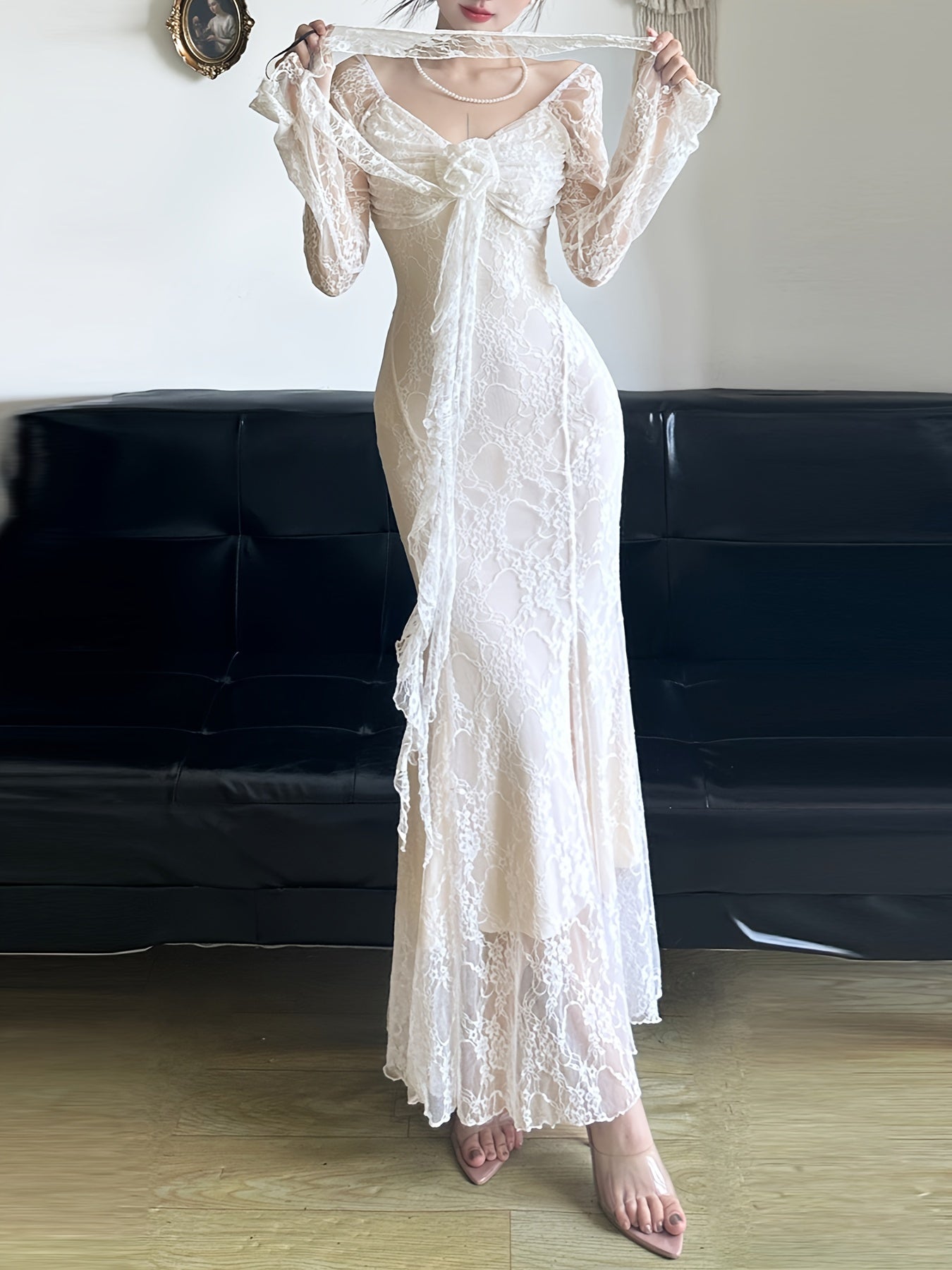 Kattalarlar uchun toʻliq rangli ruffle qip-qizil qoqilgan qattiq mato bilan qoplangan bodycon kiyiši, kvadrat bo‘yinning dizayni bilan