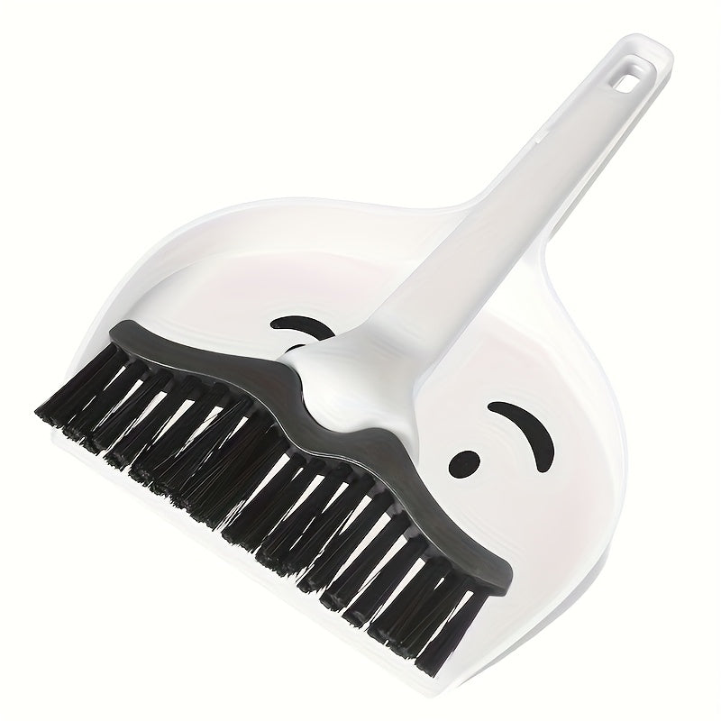 Sayohat, lager va sirtlar uchun portativ qo‘l bilan ishlatiladigan tozalash choʻpqi va choʻkma toʻplami