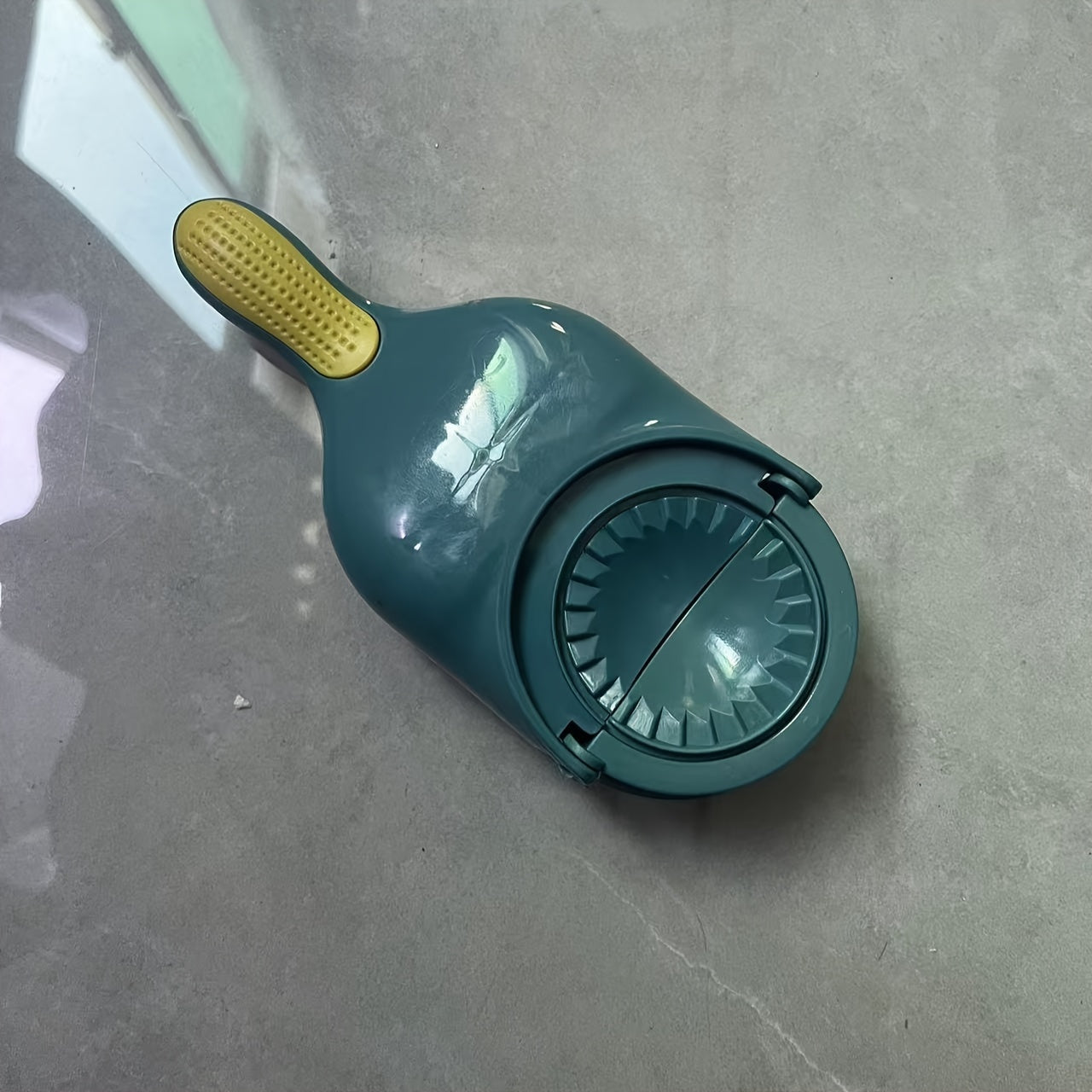 Plastic Manual Dumpling Press Mold for Home Kitchen, Handheld Ravioli Maker