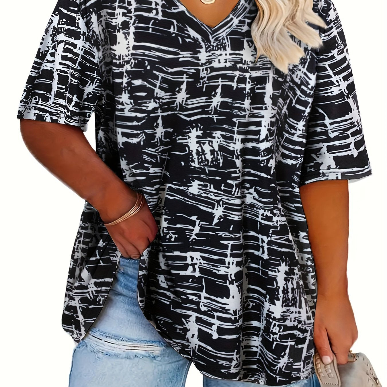 Plus Size Black and White Abstract Print V-Neck T-Shirt for Women Short Sleeve Casual Spring Summer