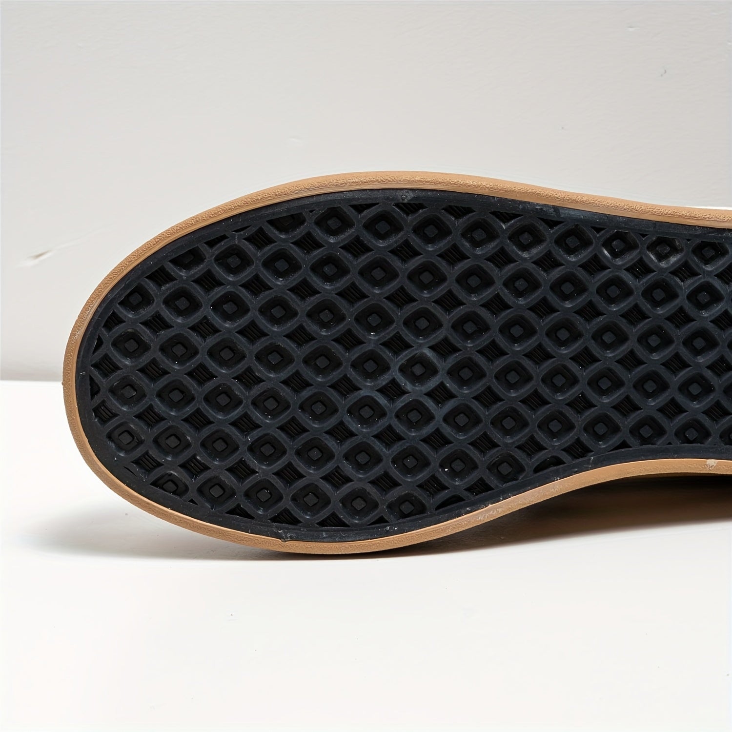 Men's Canvas Sneakers Low Top Casual Streetwear Durable Rubber Sole Multiple Colors