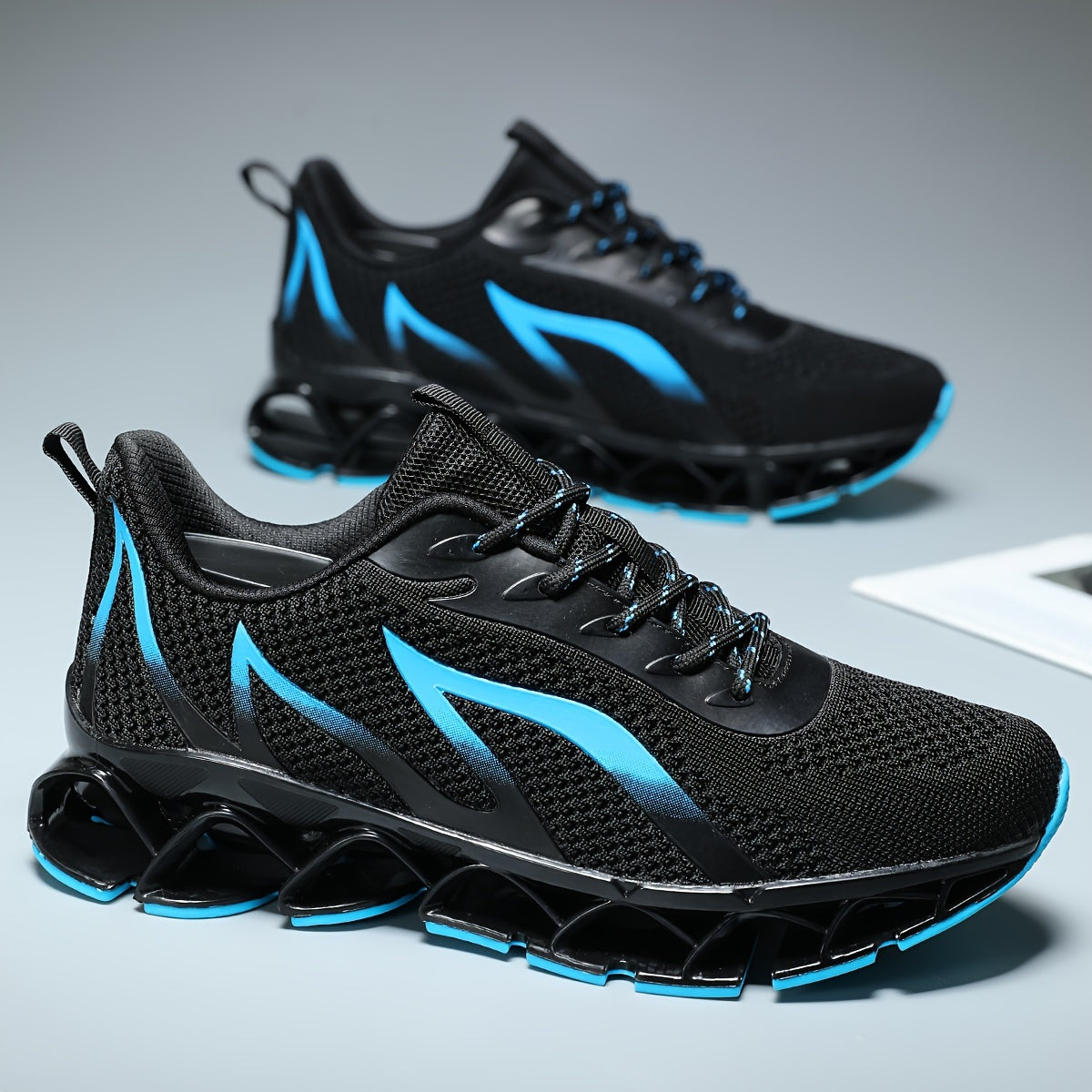 Men's Athletic Sneakers Breathable Mesh Non-Slip Rubber Sole Lace-Up Round Toe All-Season Black and Gold