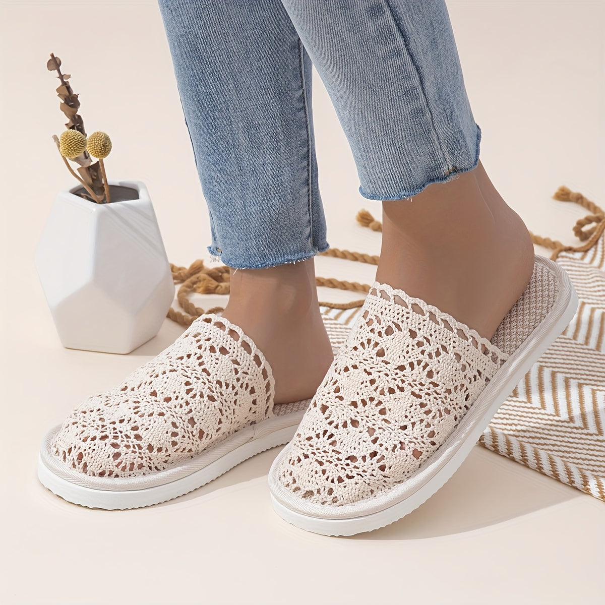 Ayollar uchun tīkilgan tīkma bilan yopiladigan uy ichki poyabzallari nafas oladigan ichki oyoq kiyimlari