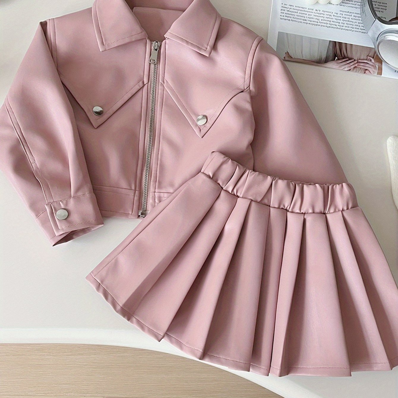 Детский комплект: кожаная куртка и плиссенная юбка для девочек на весну и осень, однотонный цвет, без растяжения, тканый материал