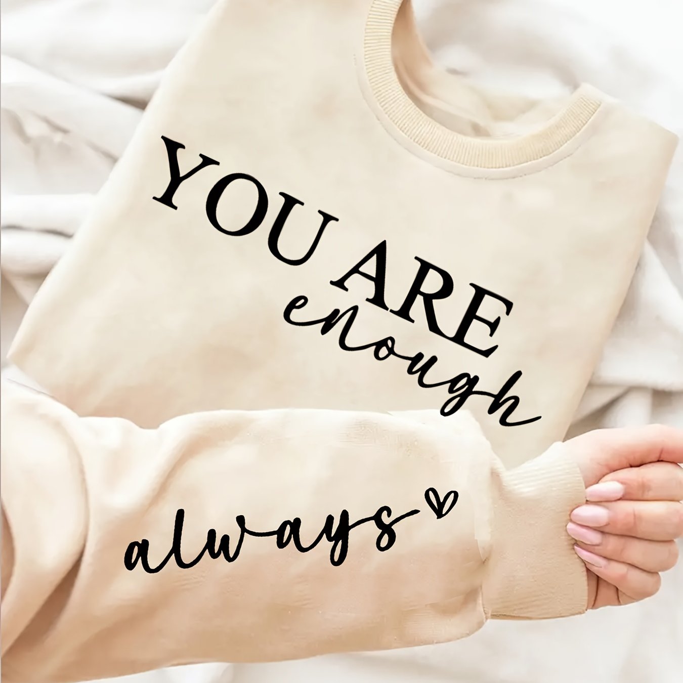 Plus Size Women's Green Sweatshirt Cozy Crew Neck Pullover with Heart Design