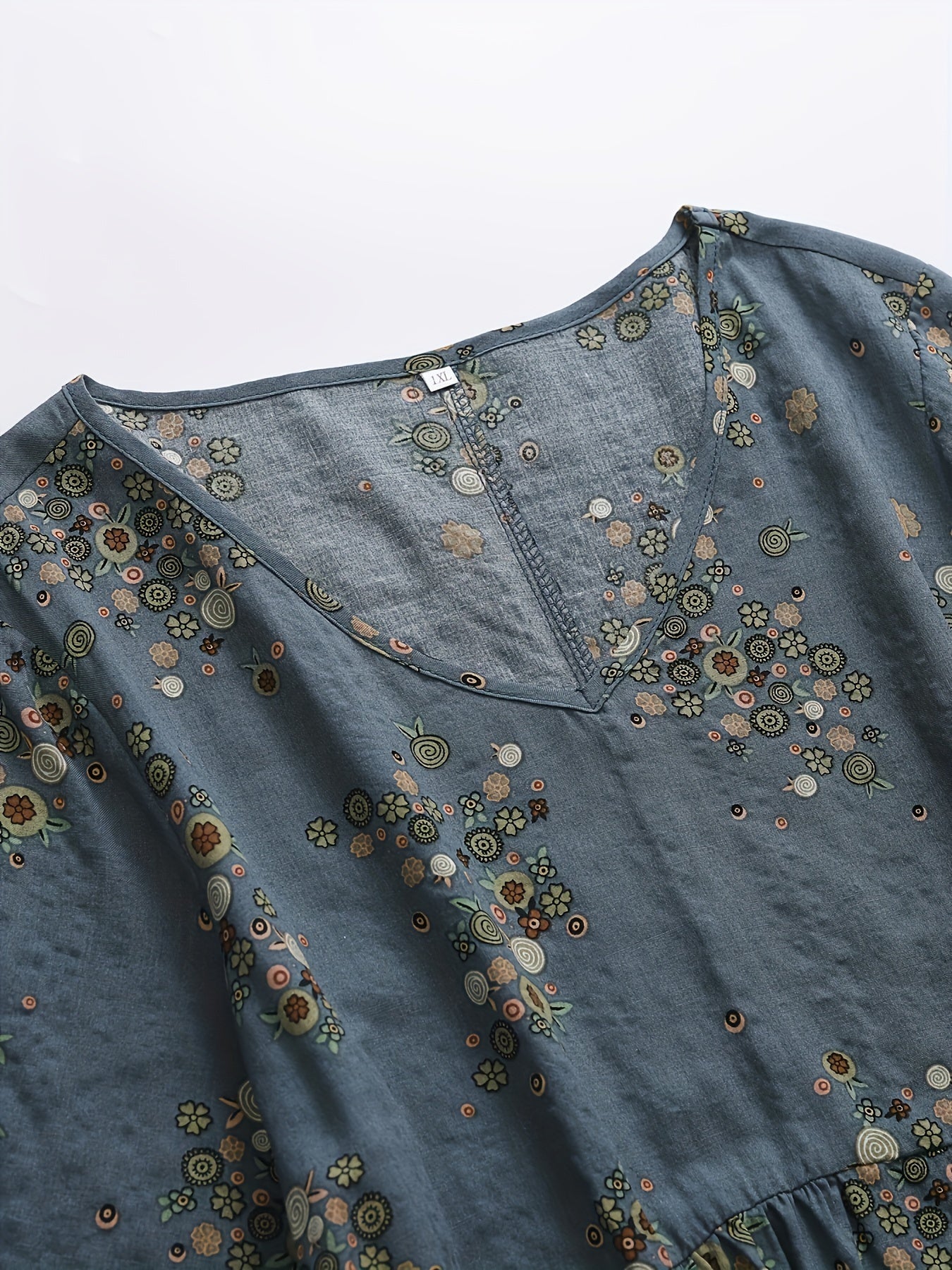 Vestido de talla grande con estampado floral, escote en V y manga corta para primavera y verano