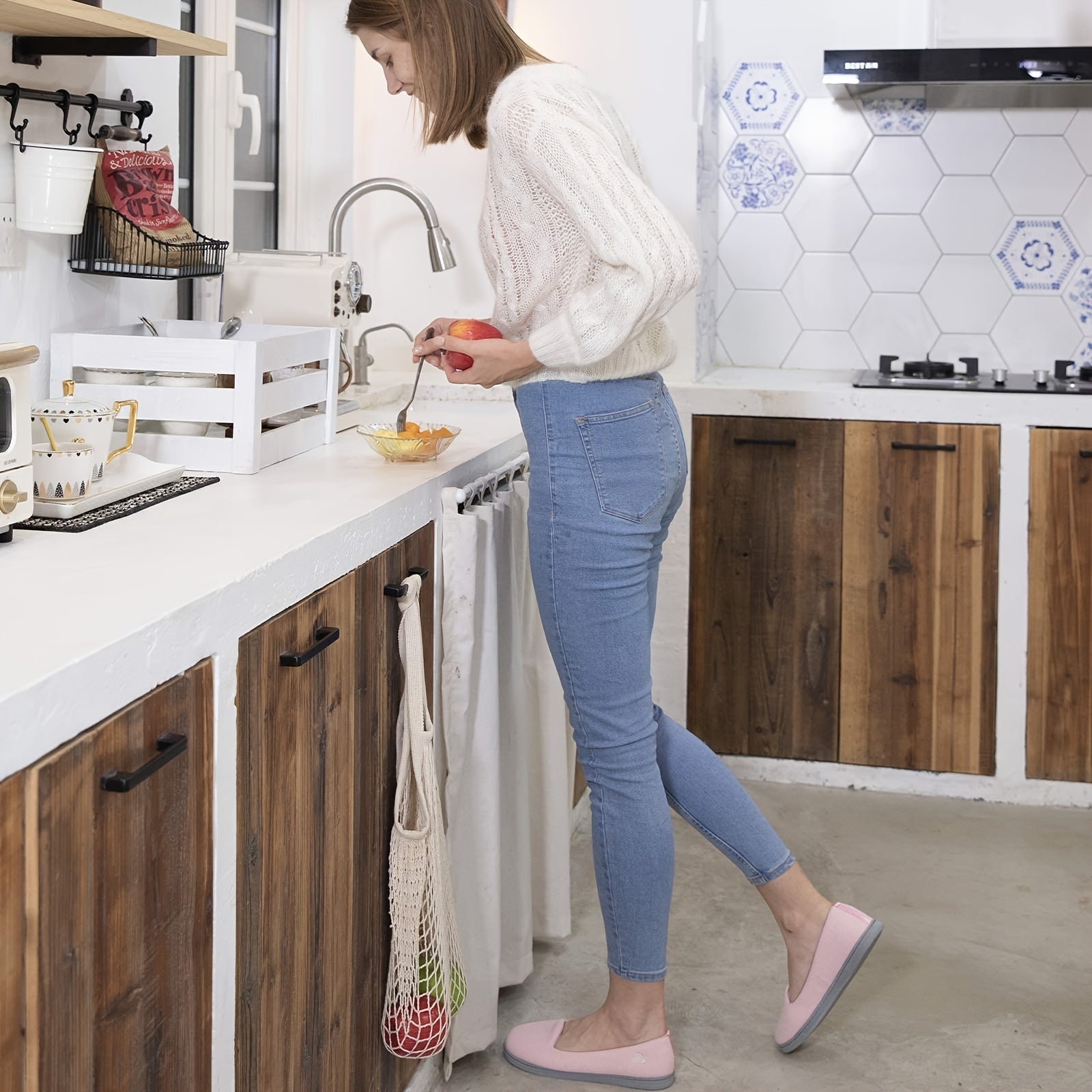 Women's Lightweight Cozy Indoor Outdoor House Slippers with Non-Skid Sole