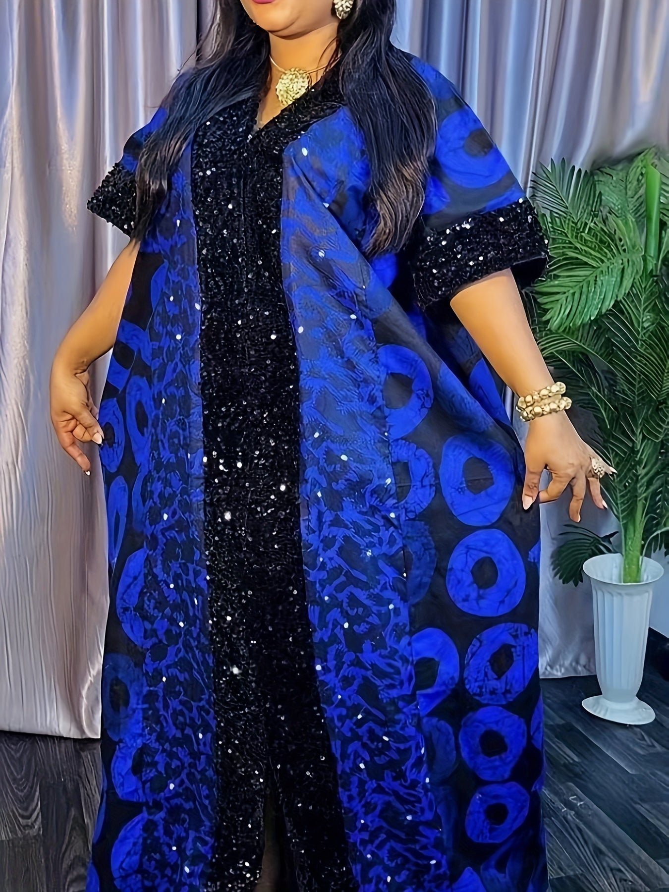 Plus o'lchamda bosma sequin kiyiwi, batwing qo'llari va V-shaklidagi bo'yin uchun ayollar uchun