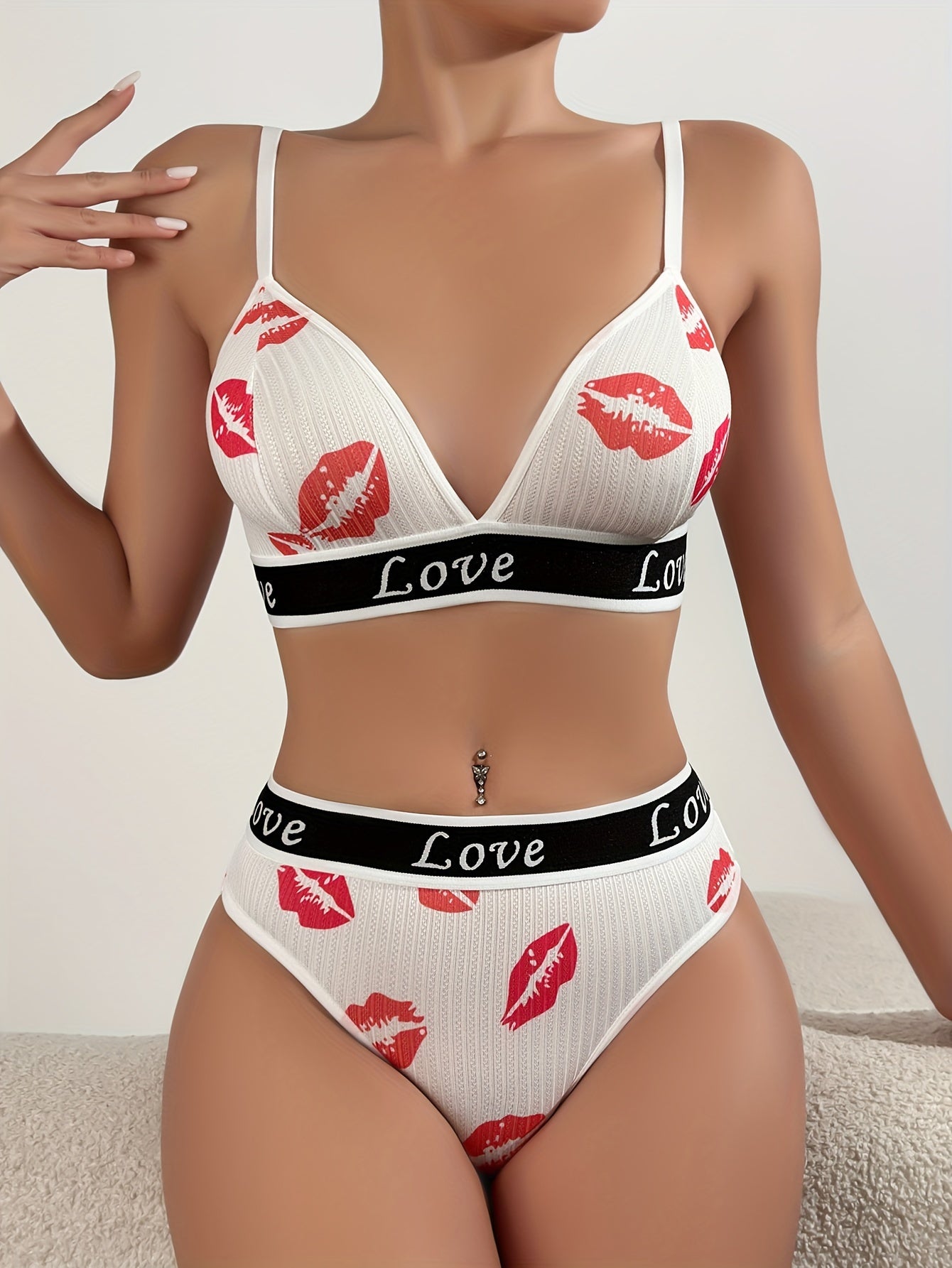 Women's Cartoon Lingerie Set Made of Polyester and Elastane with Letter and Lip Prints