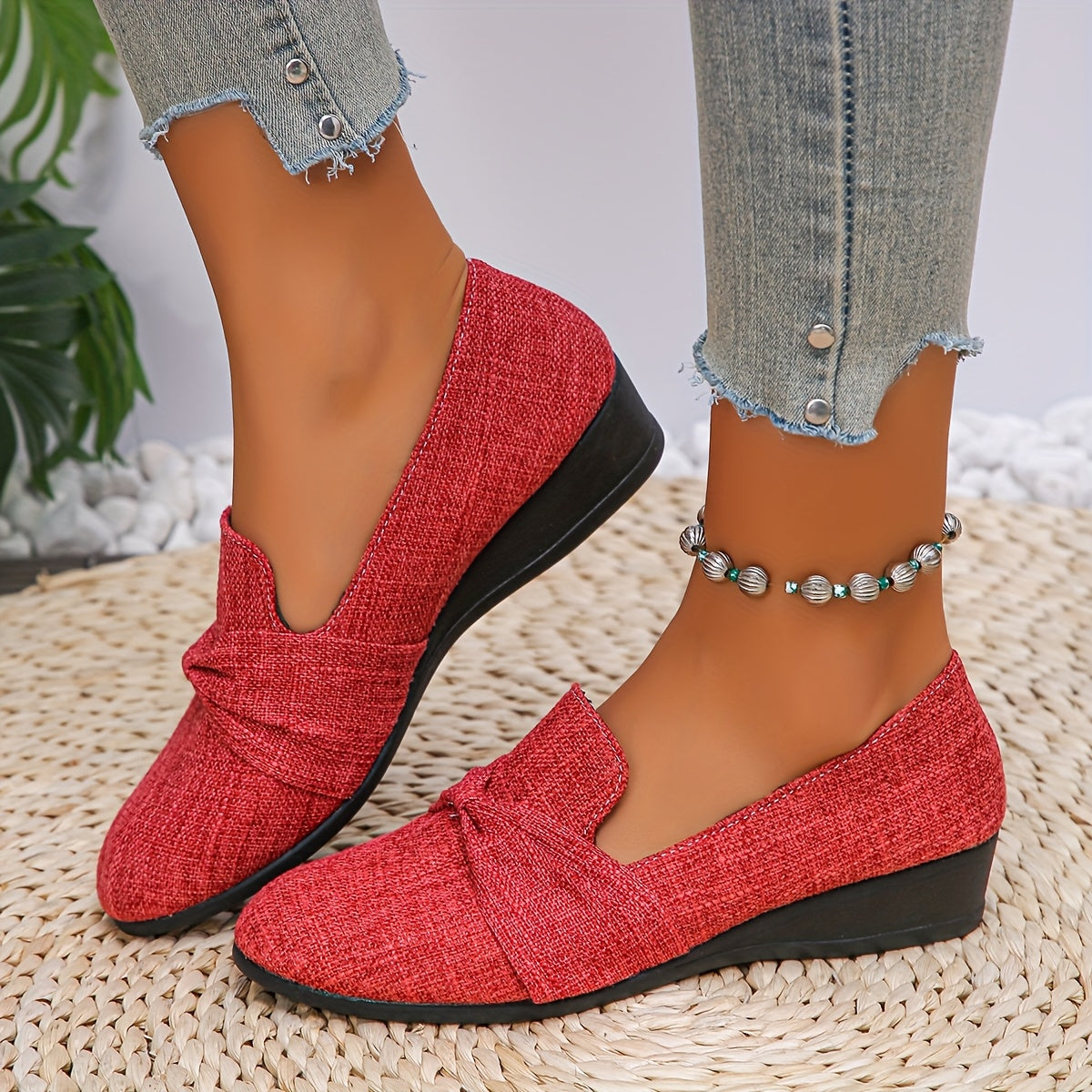 Женские туфли-лодочки на slip-on с однотонным цветом и заостренным носком, универсальная ткань, резиновая подошва