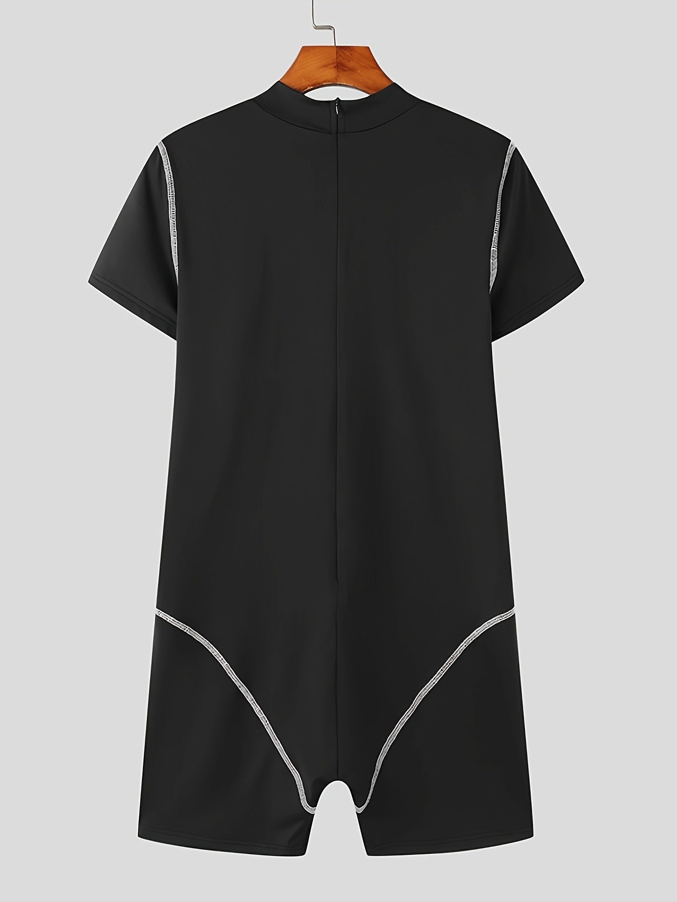 Erkaklar uchun uyda kiyish uchun zamonaviy qisqa qo'lqopli bodi.