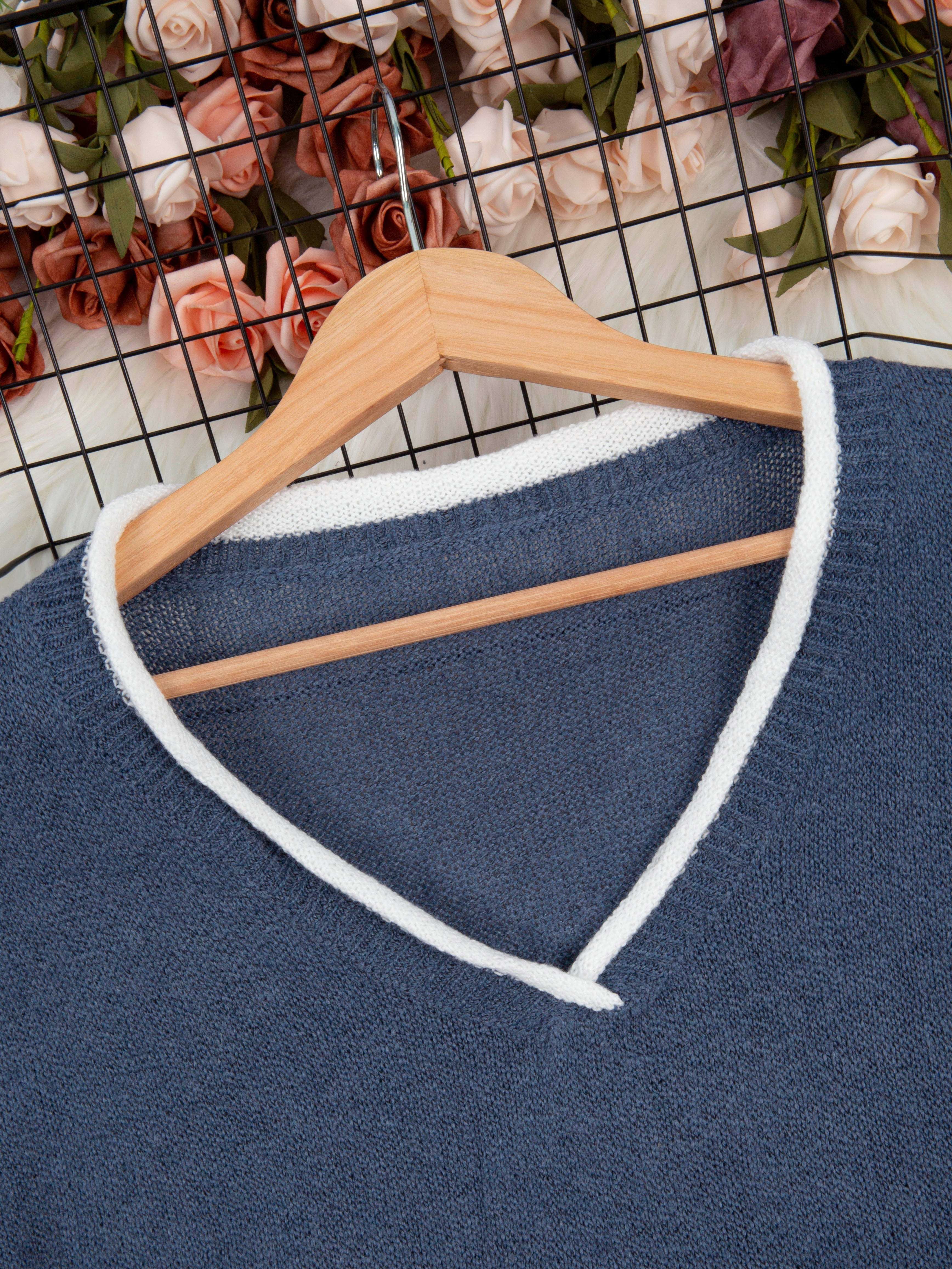 Plus Size V-Neck Sweater Oversized Cozy Knit Pullover for Women