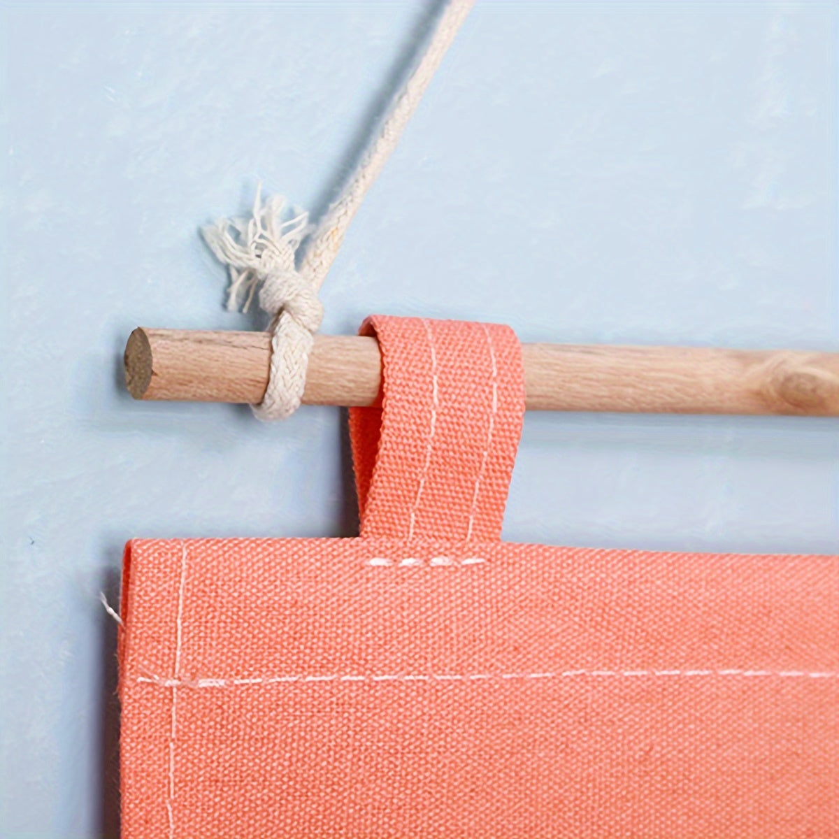 Bolalar uchun Katta Hajmdagi Polyester Saqlash bilan Oq Bo'ri Yuzli Devorga O'rnatiladigan Tashkiliy Vosita kiyimlar va hojatxonalar uchun