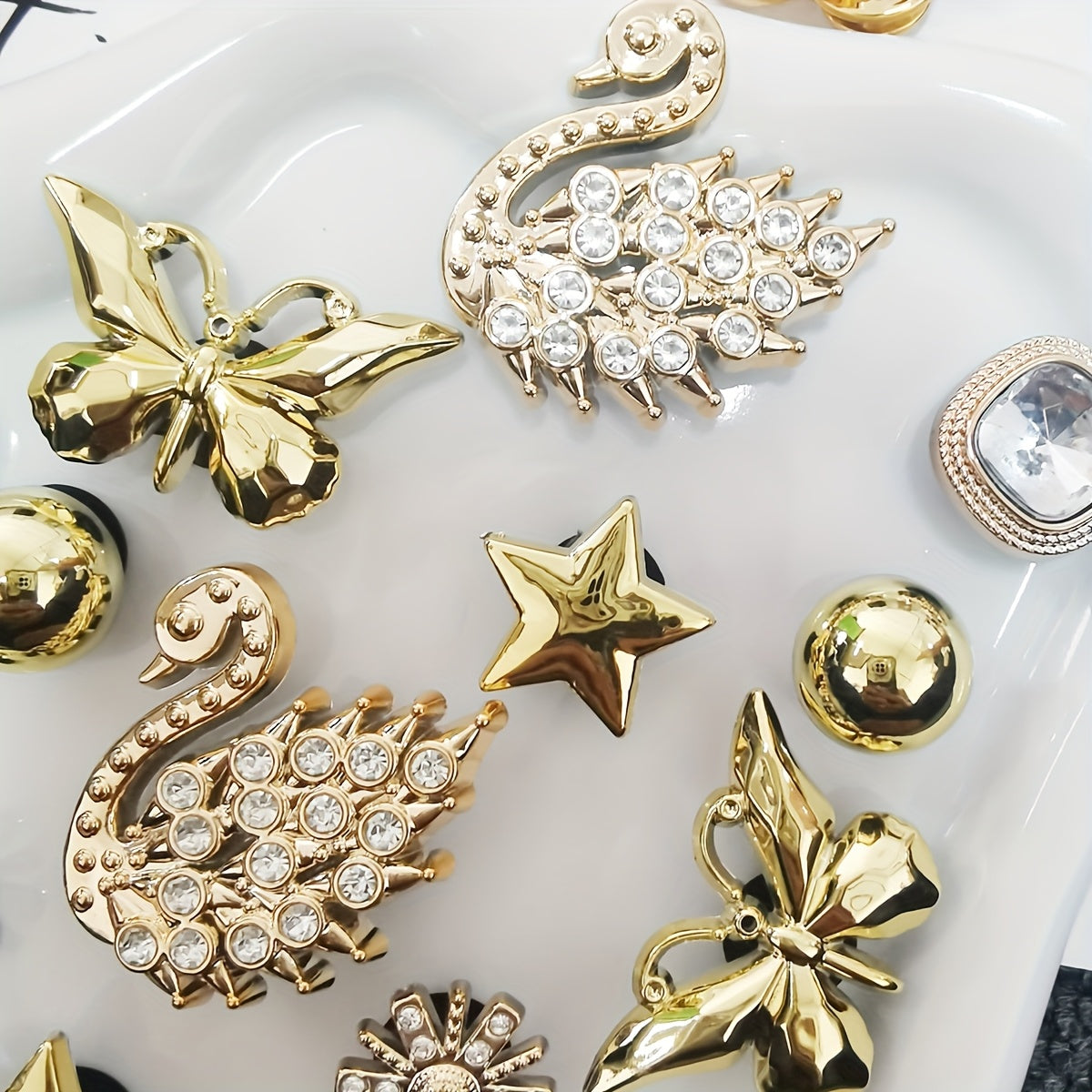 Women's Shoe Charms Set 16pcs Gold Butterfly Heart Rhinestone Snowflake