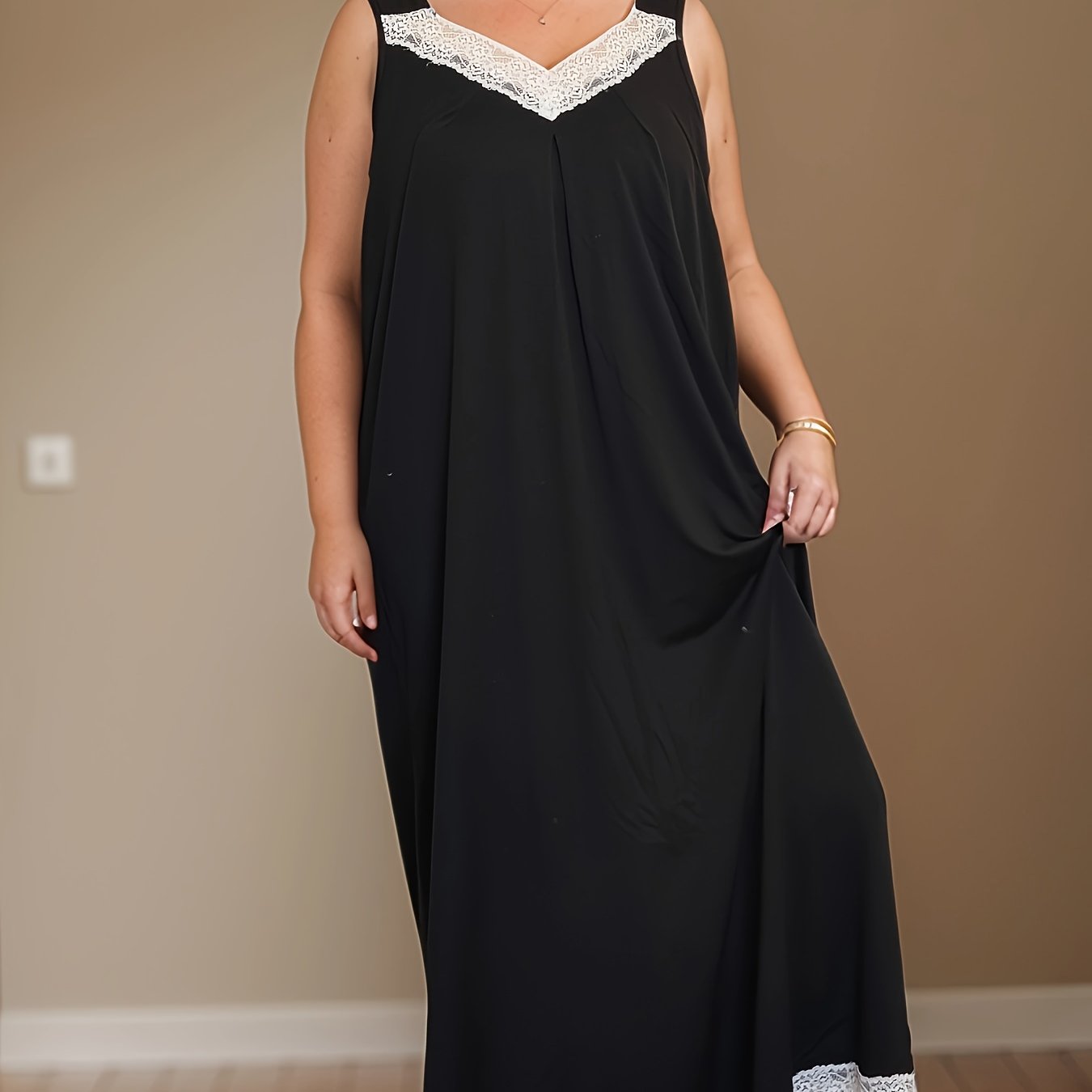 Plus Size Black Lace Long Camisole Nightgown V-Neck Robe