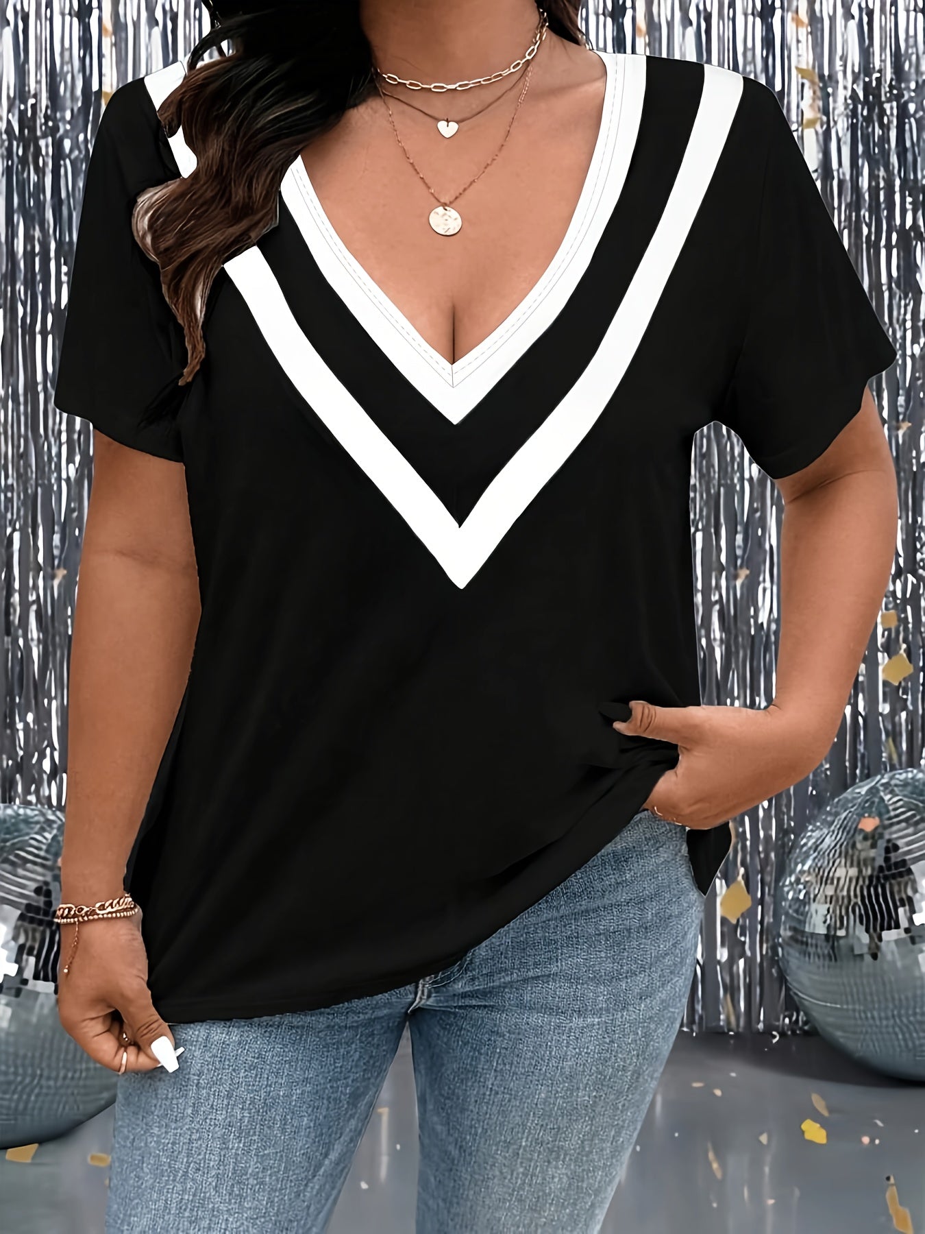 Women's Plus Size V-Neck Short Sleeve T-Shirt Black White Contrast Trim