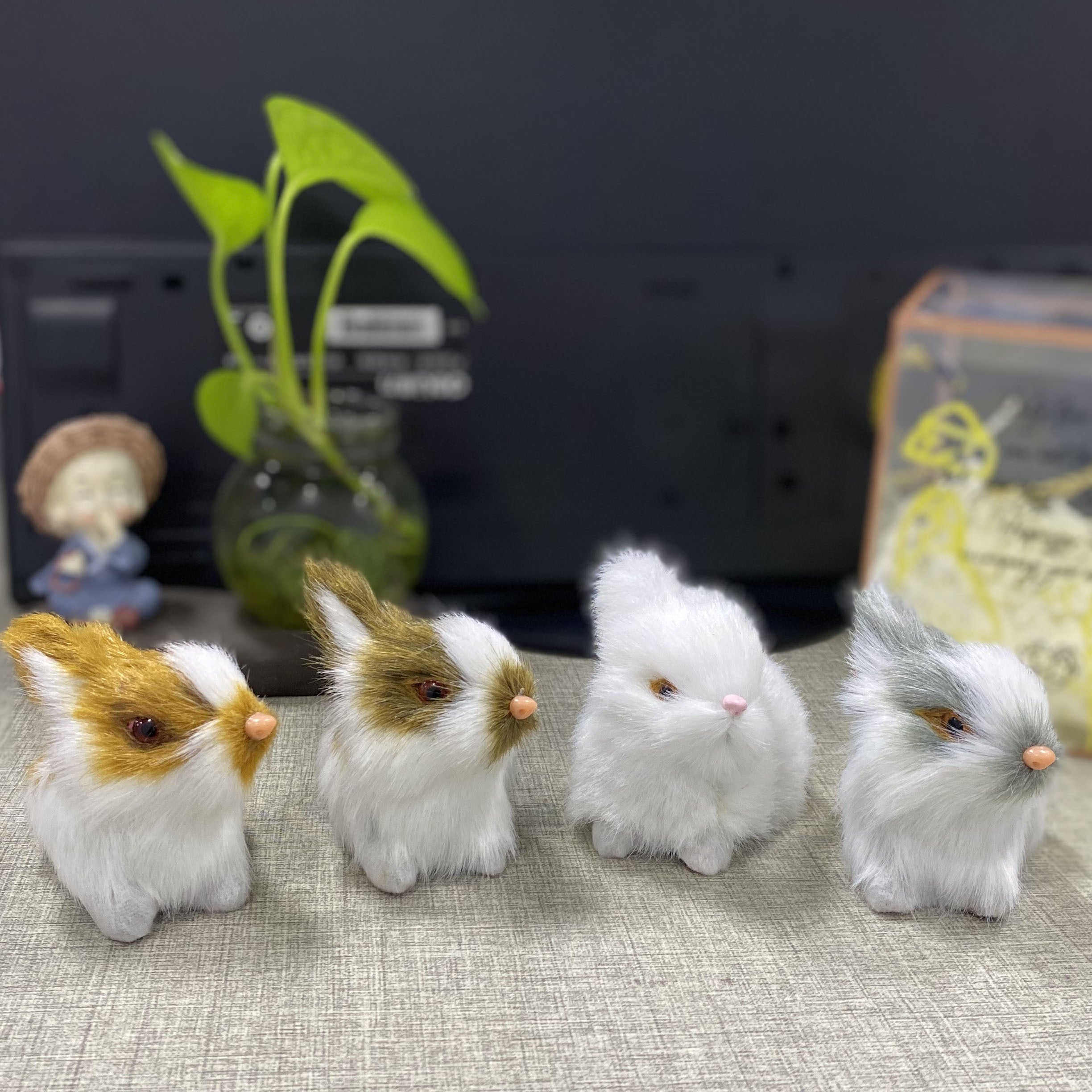 Decoración clásica de conejito de Pascua sin plumas ni pilas