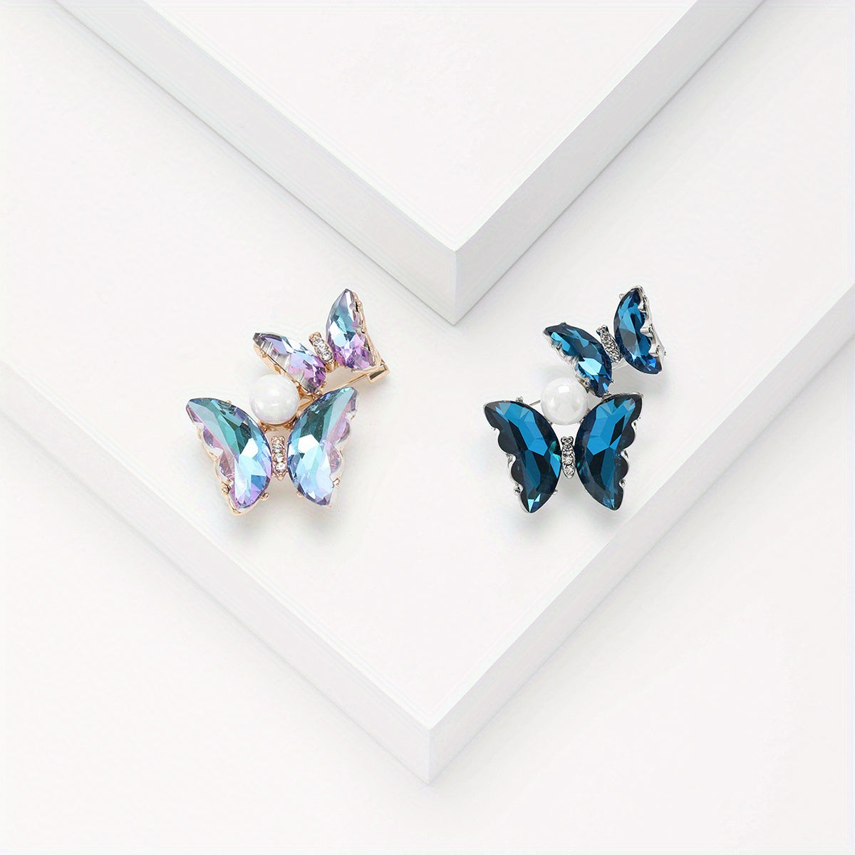 Gradient Butterfly Brooch Rhinestone Pin for Suits Jackets Elegant Accessory