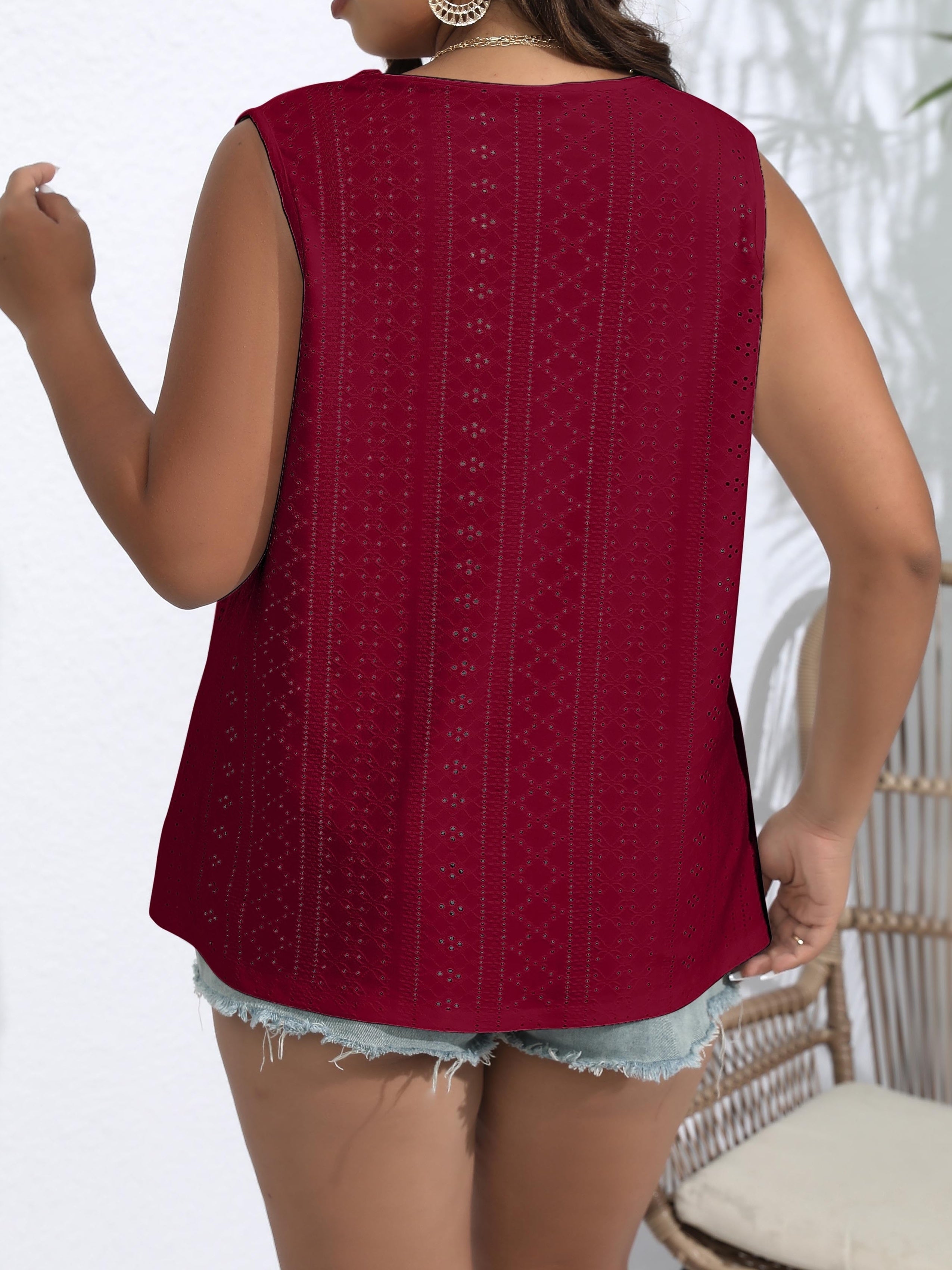 Top de tirantes casual para mujer de talla grande con escote en V, encaje, bordado y ojete, con estiramiento medio