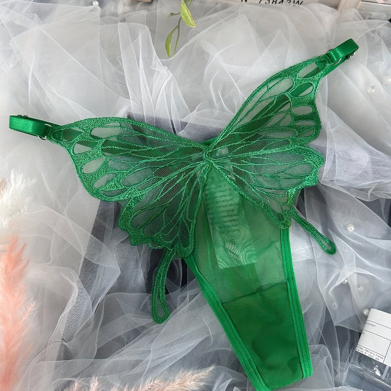 Ayollar uchun jozibali kapalak to'rli thonglar