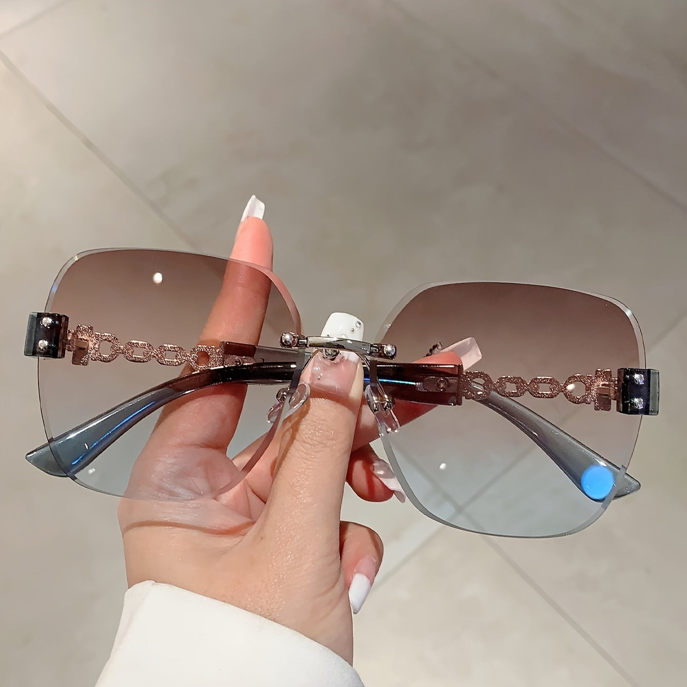 Gafas de moda sin montura con degradado ombré para mujer, ideales para vacaciones en la playa o fiestas