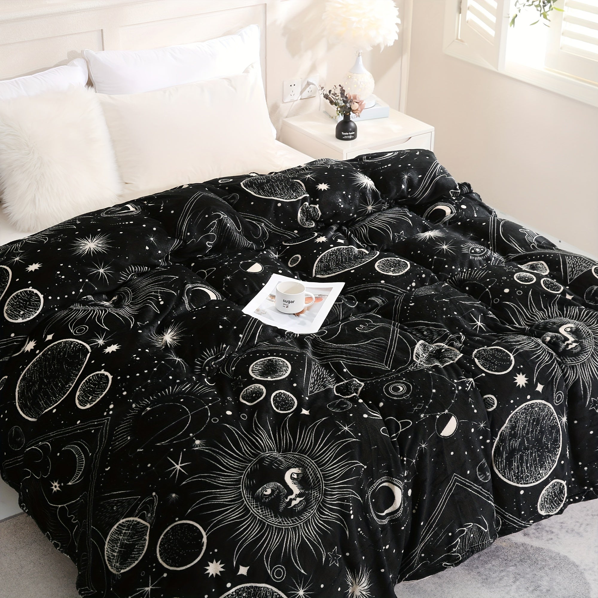 200GSM Flannel Blanket with Sun Moon and Planet Print Soft Warm Lounge Couch Travel Gift