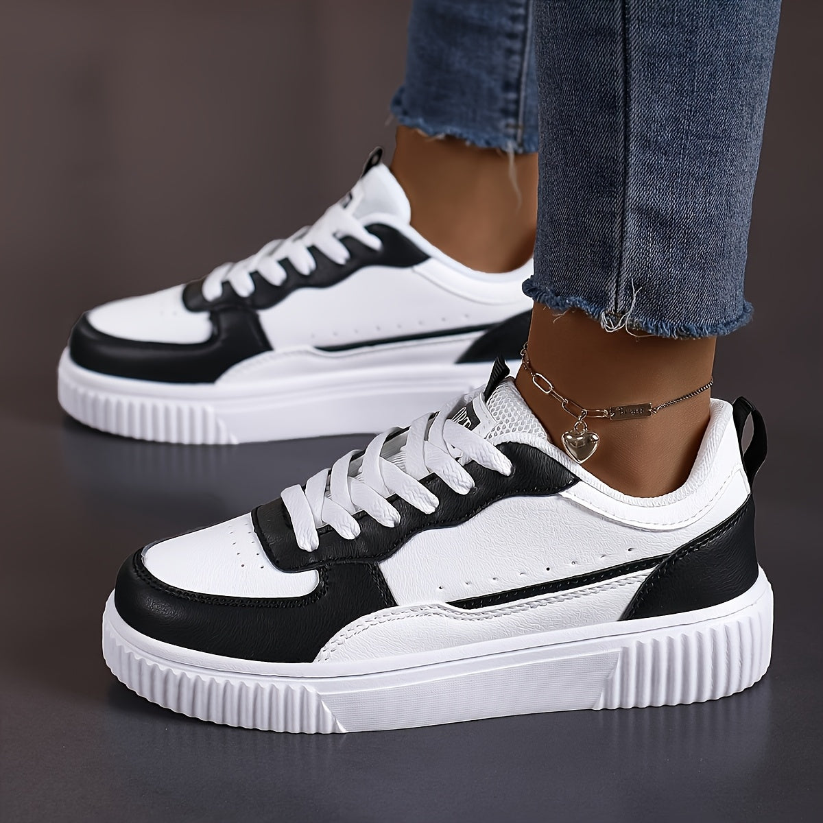 Women's Casual Sneakers Breathable Mesh Non-Slip Sole Running Shoes