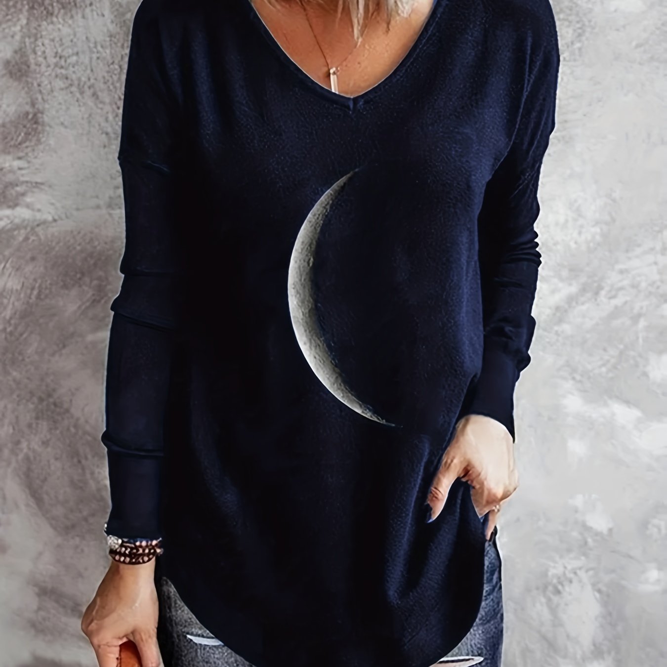 Plus Size Women's Cotton Moon Print V-Neck Long Sleeve T-Shirt