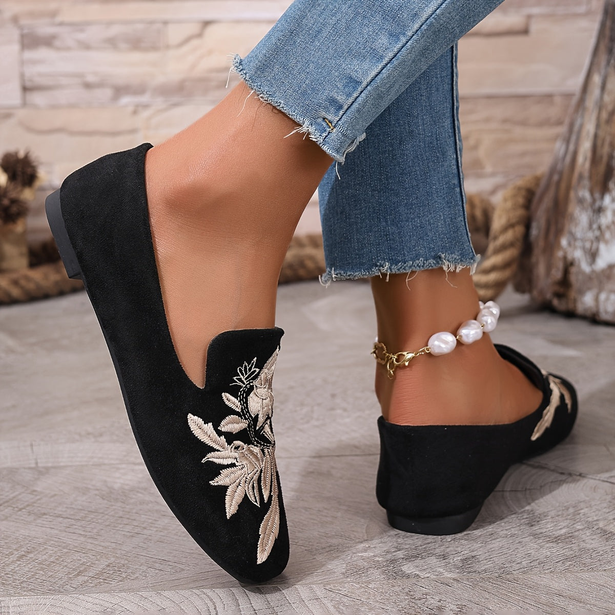 Women's Floral Embroidered Square Toe Slip-On Flats Casual Black Shoes