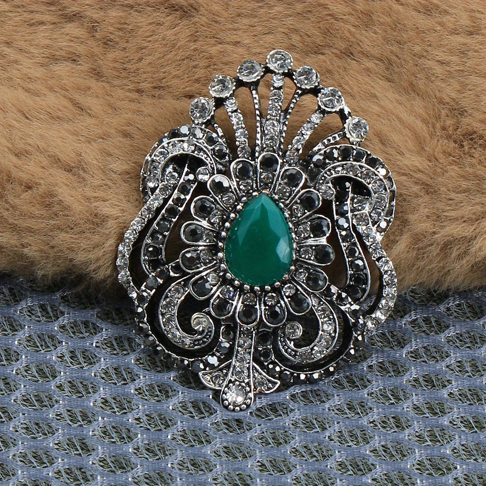 Vintage Enamel Brooch in Baroque Style with Faux Gemstone for Parties and Dresses