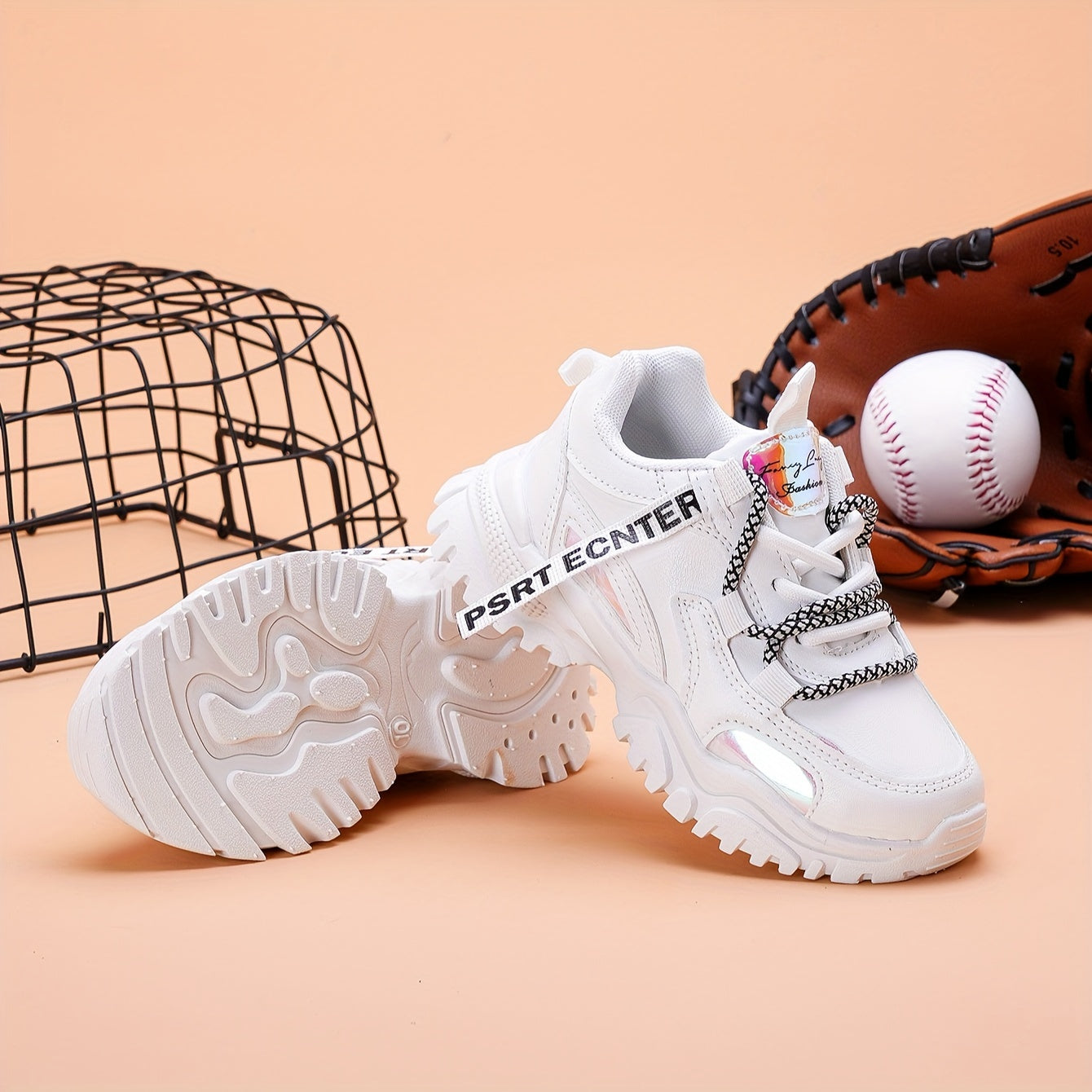 Qizlar va o'g'il bolalar uchun pushti va oq rangda oqim dizayni bilan nafas oladigan pastki krossovkalar, ochiq havoda faoliyatlar, yugurish va har kuni foydalanish uchun barcha mavsumlarga mos keladi.