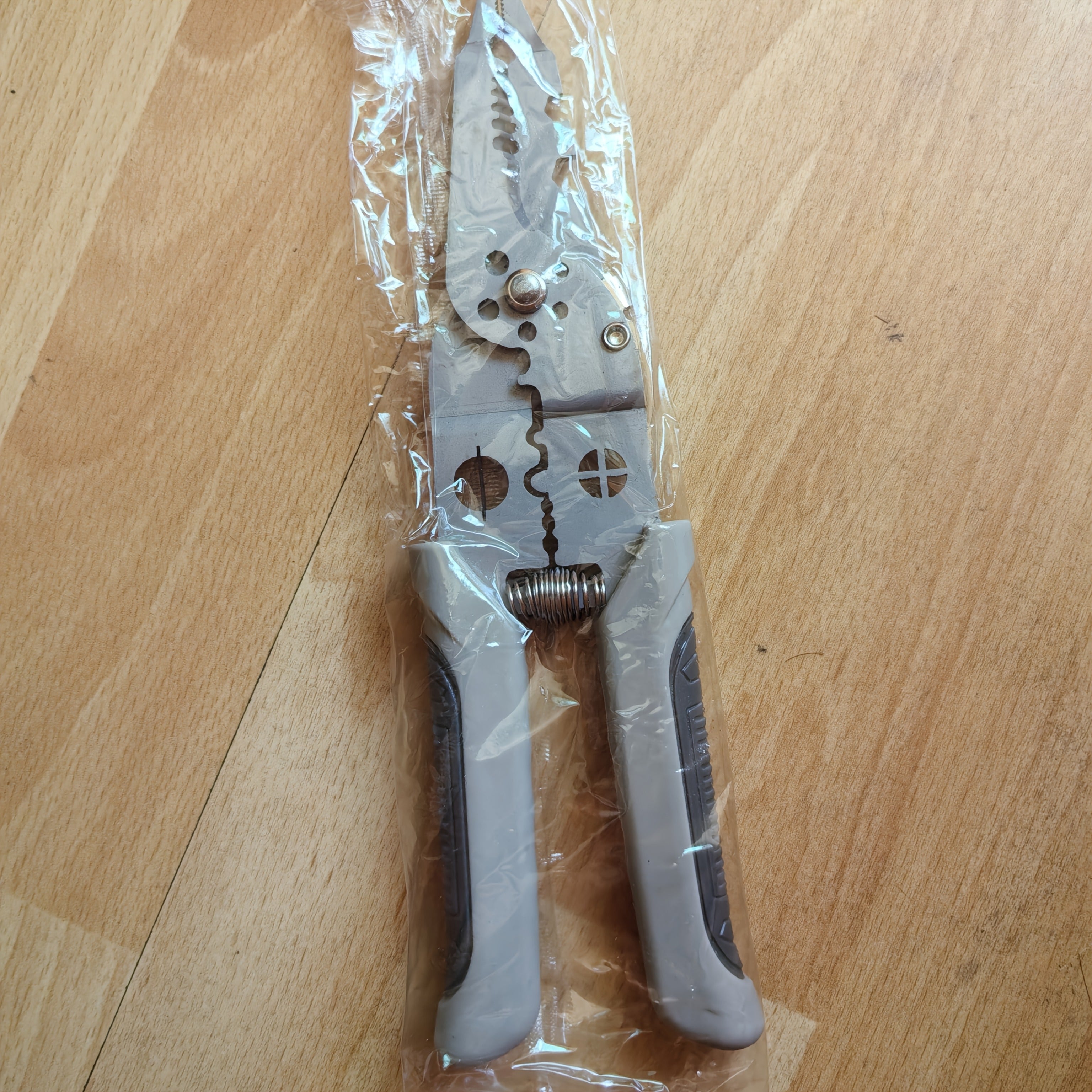 Водонепроницаемый, ржавчинеустойчивый и многофункциональный стриппер для проводов для строительных площадок, сборка не требуется.