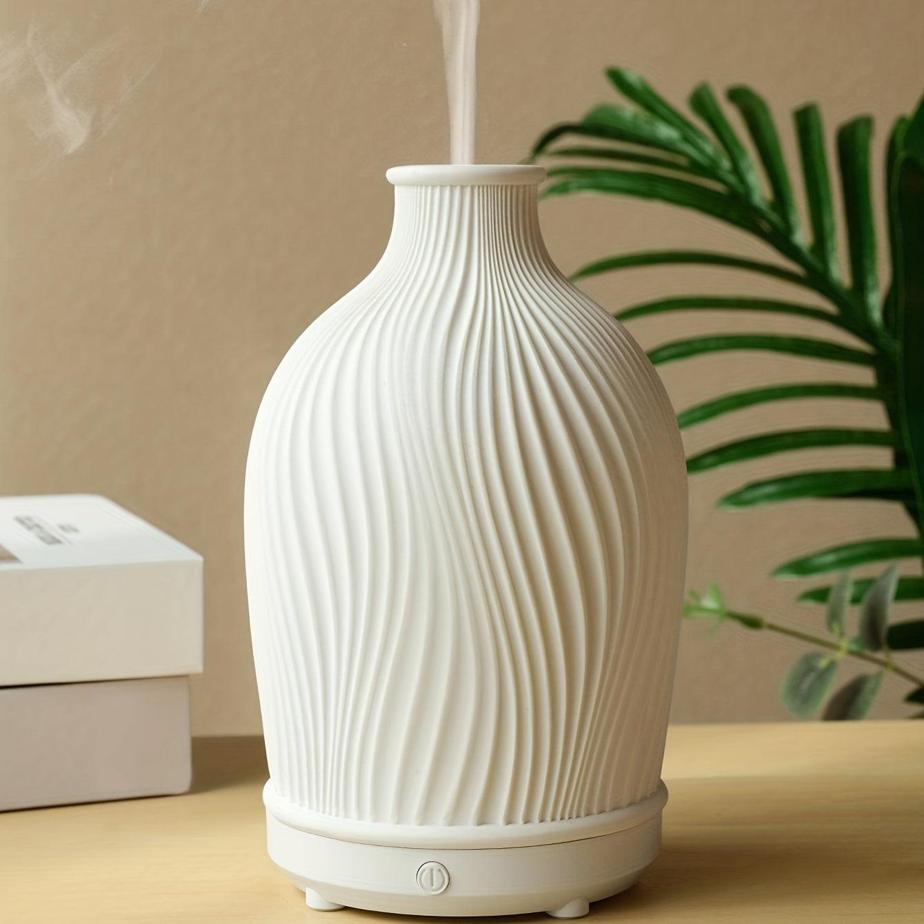 White Resin USB Aromatherapy Humidifier with Soundwave Diffuser