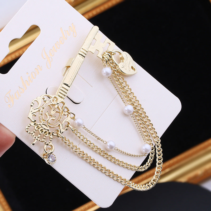 Elegant Key-Shaped Brooch with Rhinestones Pearl and Chain Tassel for Women and Men