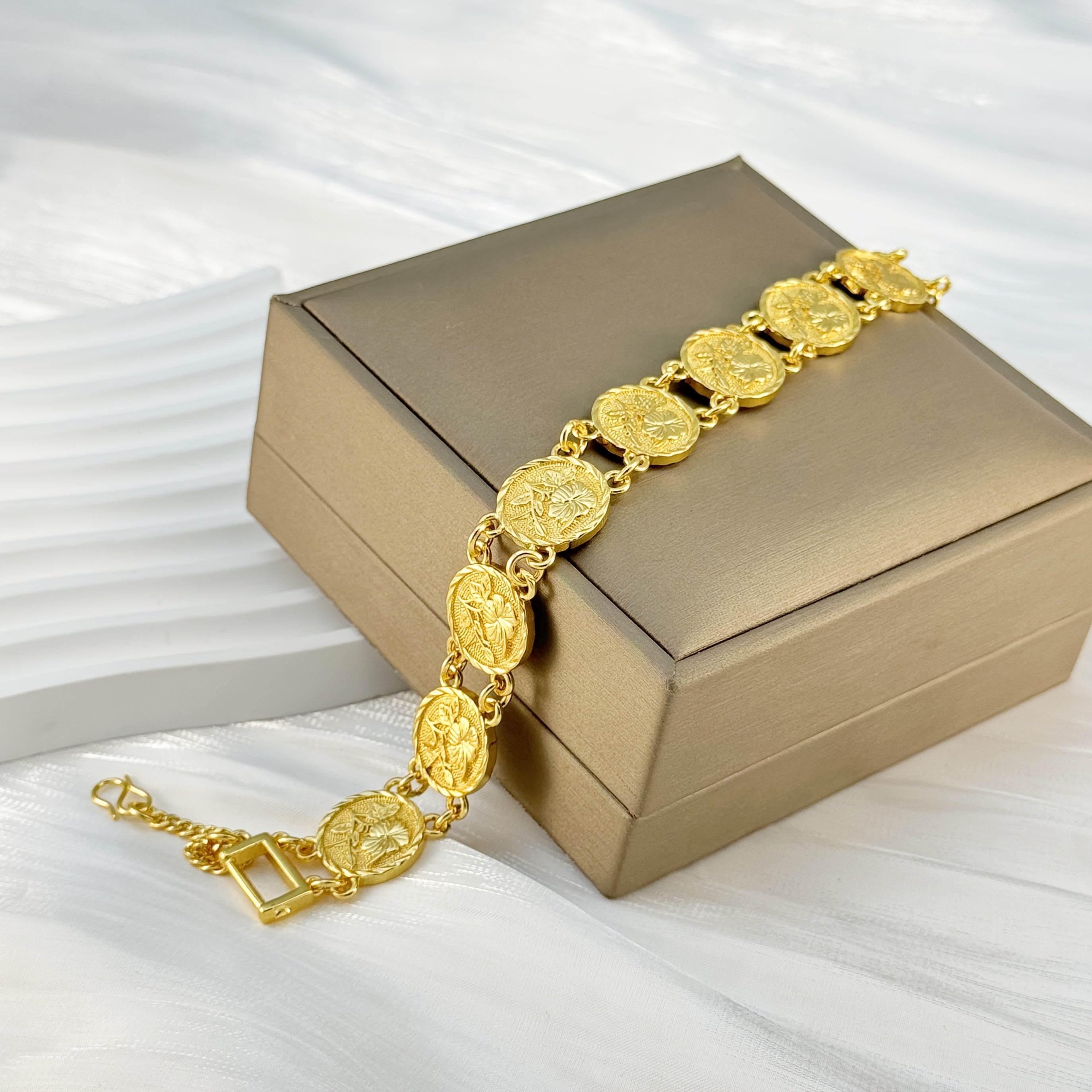 Floral Coin Bracelet for Men and Women Wedding Birthday Party Gift