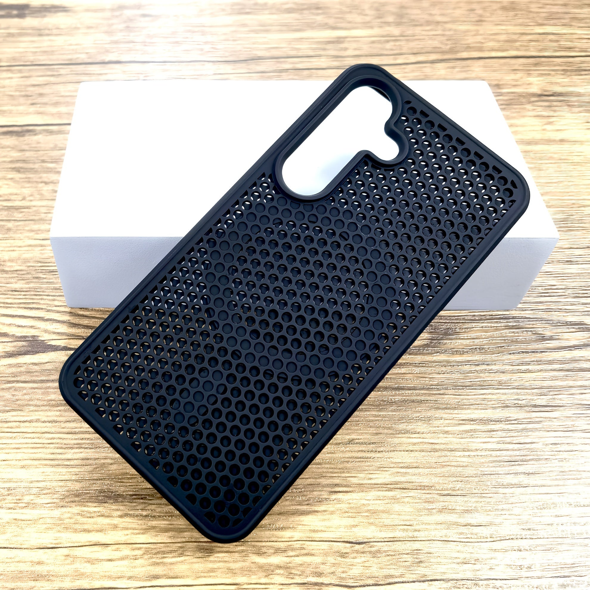 Ventilated PC Phone Case for Samsung Galaxy S24 S23 S22 Ultra Plus Wireless Charging Magnetic Compatibility