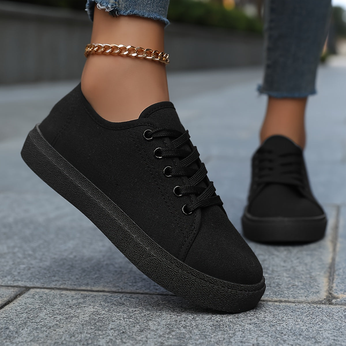 Solid Color Breathable Fabric Low Top Lace-Up Sneakers for All Seasons