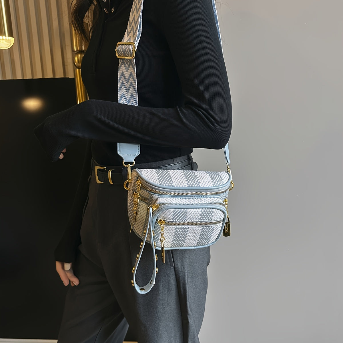 Ayollar uchun Koreys moda ko'krak sumkasi, chiziqli dizayn, sozlanadigan kamar, zip yopilishi